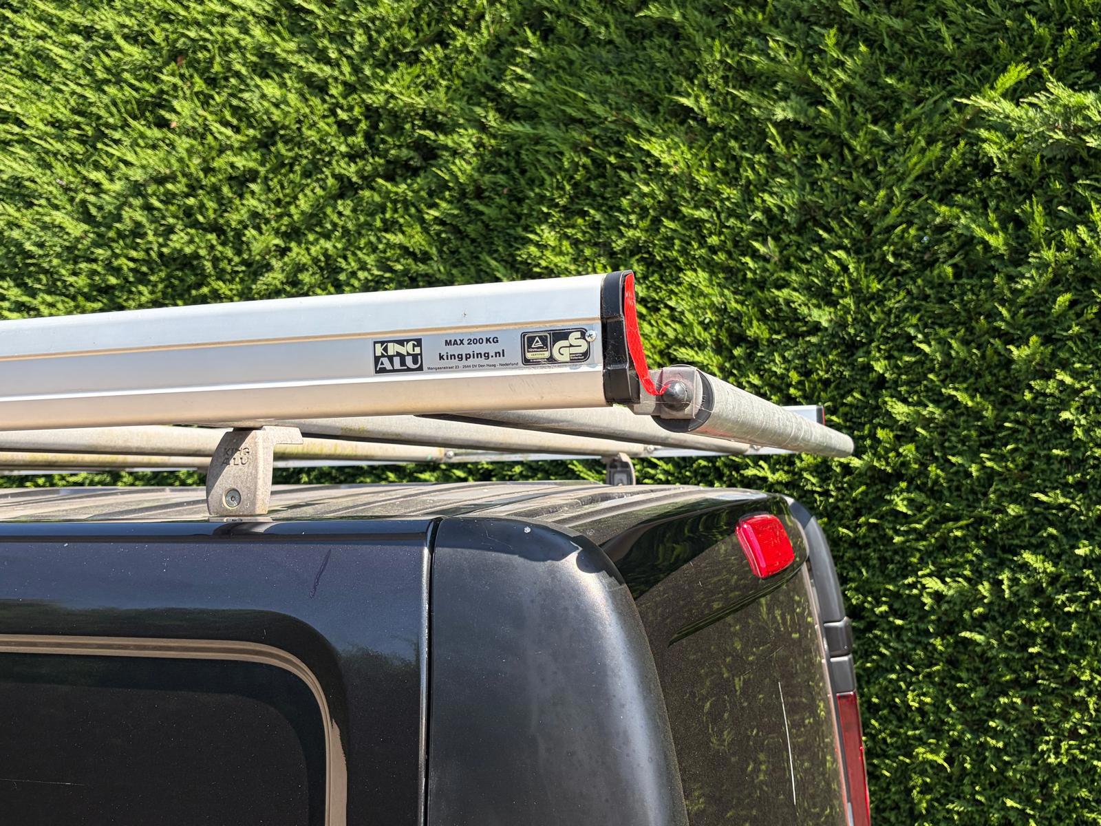Foto van Opel Vivaro-b