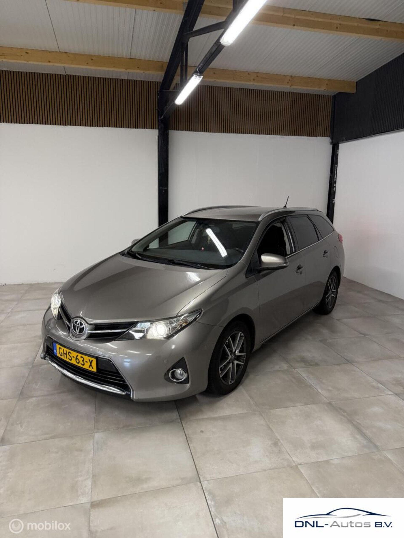 Toyota Toyota Auris | Keyless | Camera | APK 2027 2014 - voorkant
