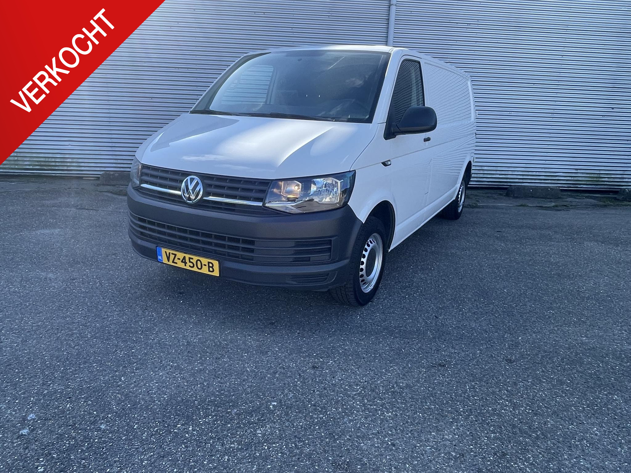 Volkswagen Transporter 2.0 TDI L2H2 Trendline 2016 - voorkant