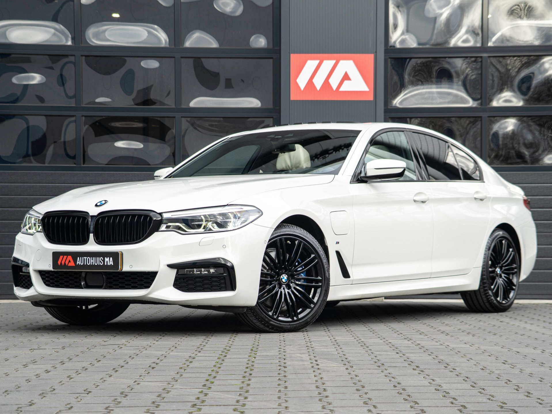 BMW 530e Iperformance 530e iPerformance High Executive 2020 - voorkant