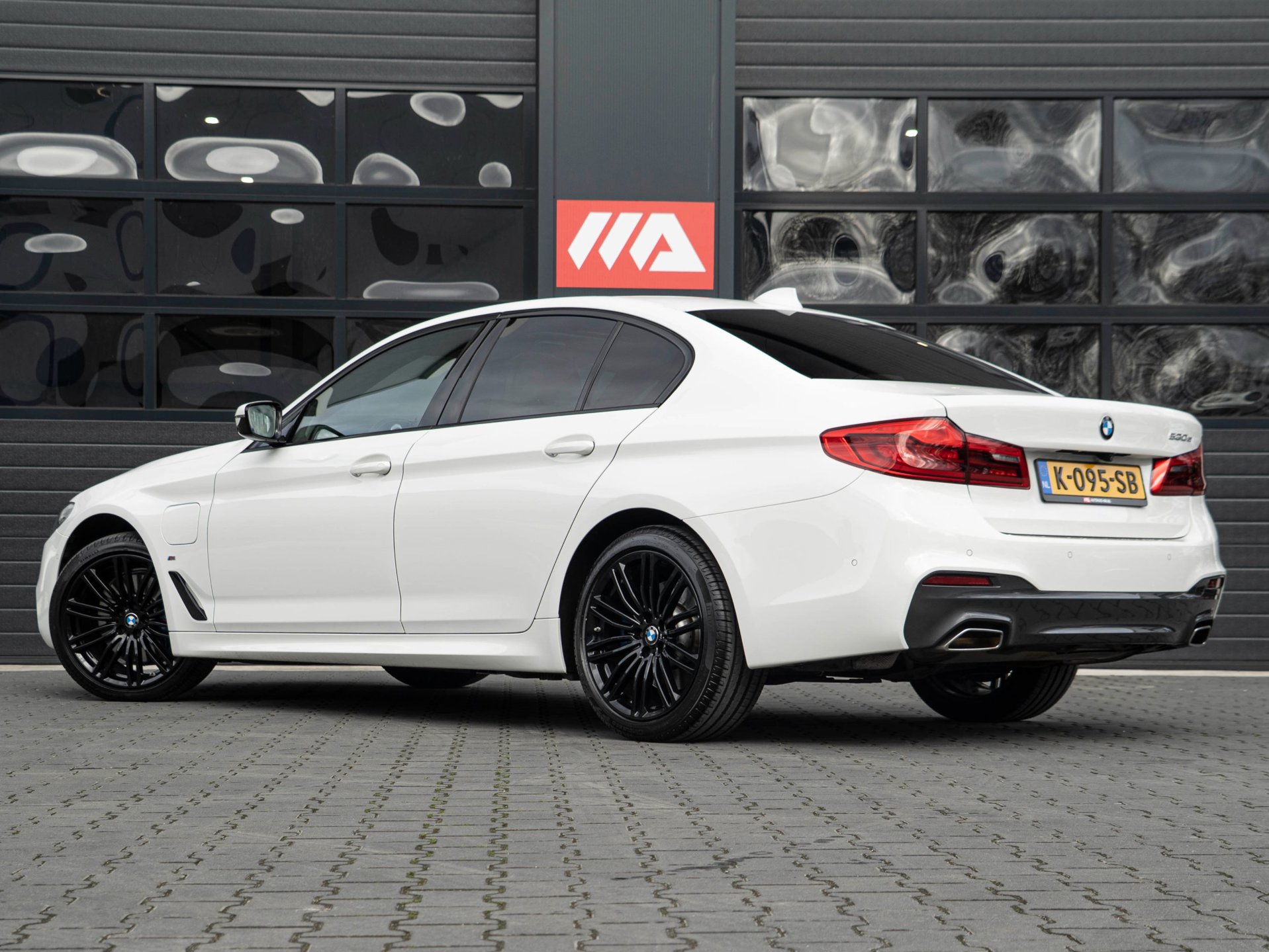 Foto van BMW 530e Iperformance