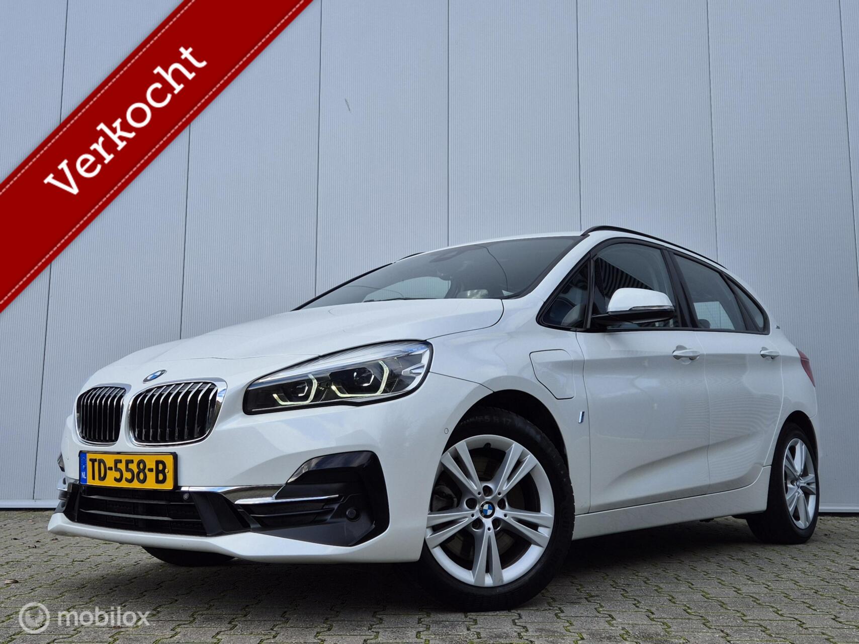 BMW 225xe Iperformance 225XE IPERFORMANCE HIGH EXECUTIVE HYBRID/LEDER/HEAD-UP/CAMERA 2018 - voorkant