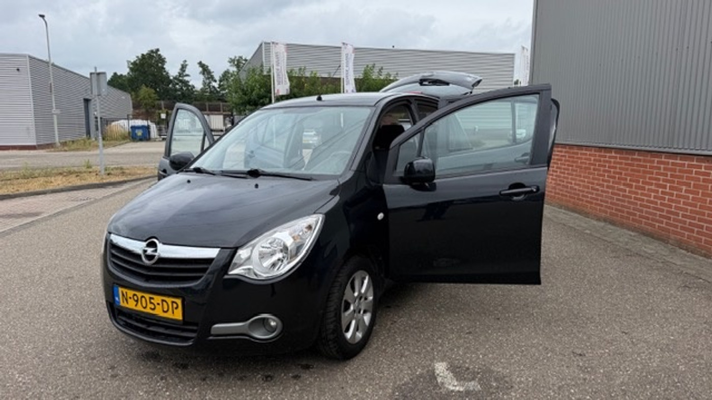 Foto van Opel Agila