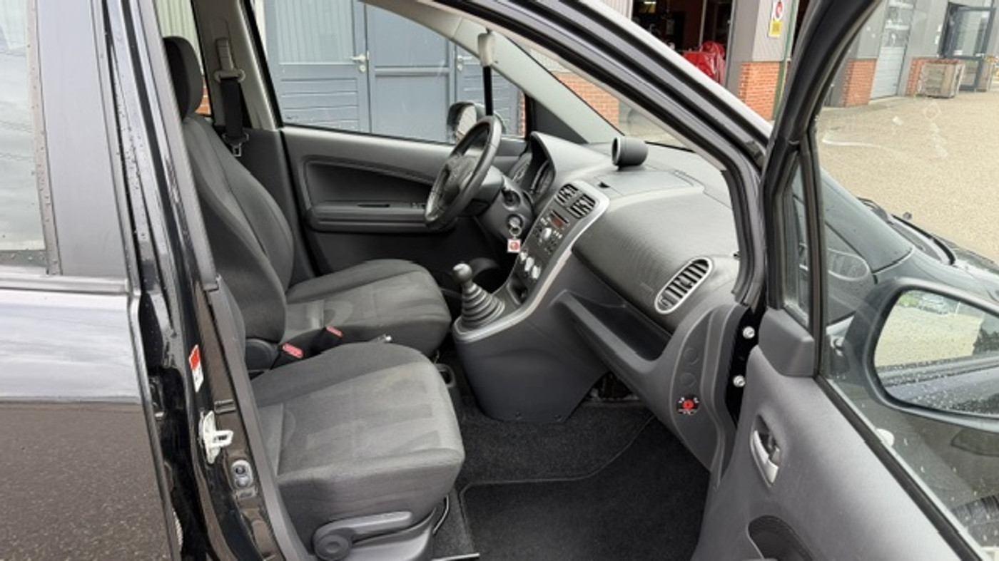 Foto van Opel Agila