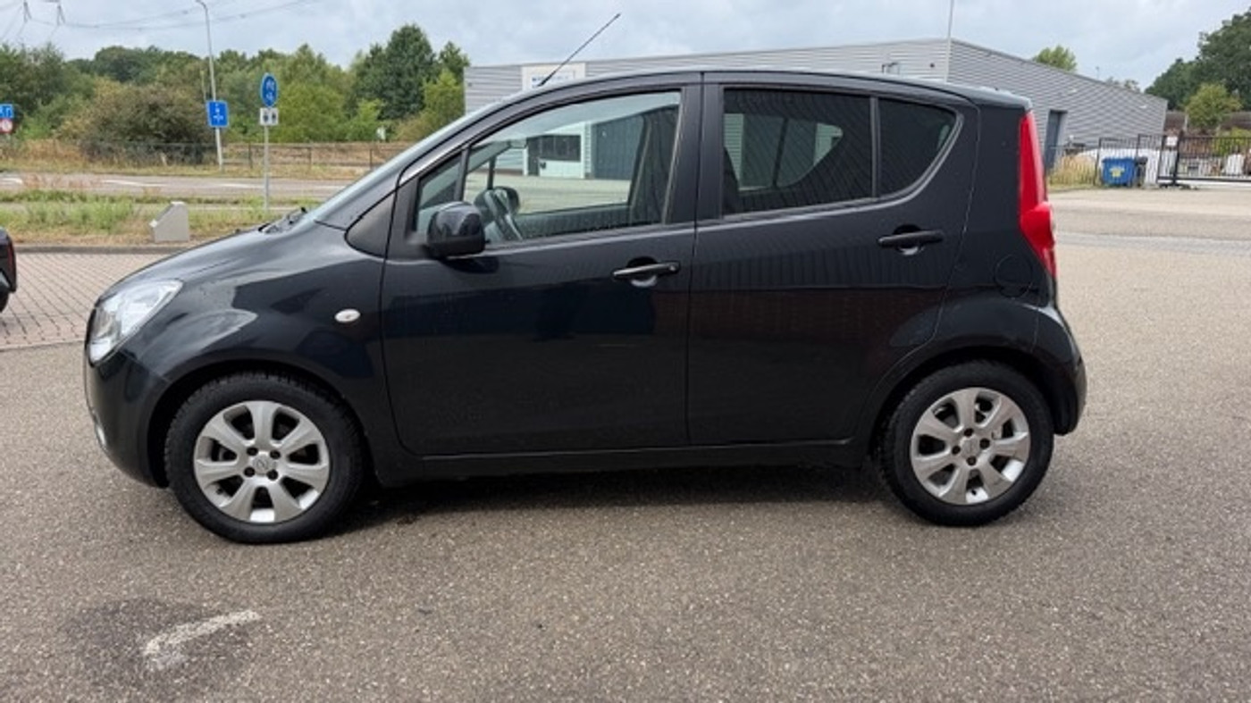 Foto van Opel Agila