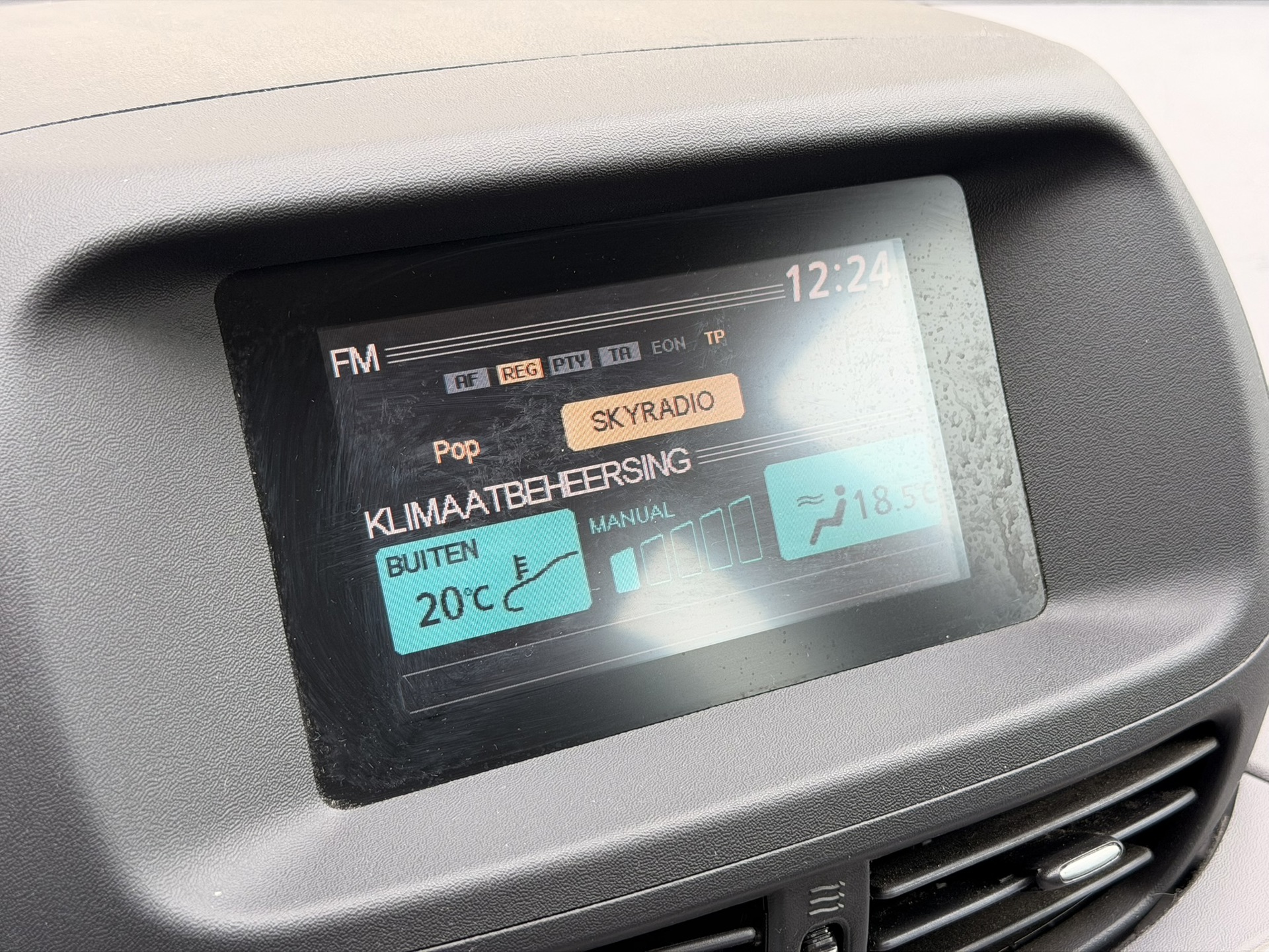 Foto van Nissan Nissan Almera Tino
