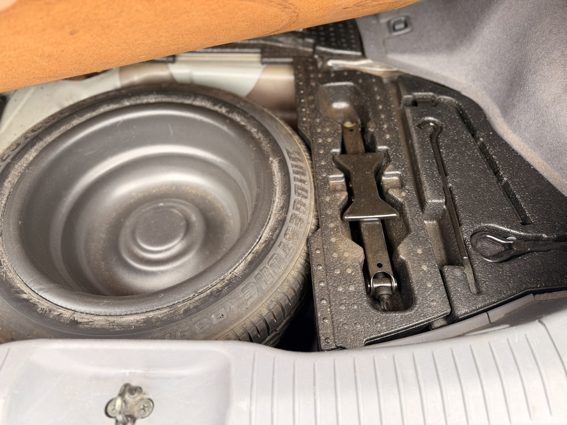 Foto van Nissan Nissan Almera Tino