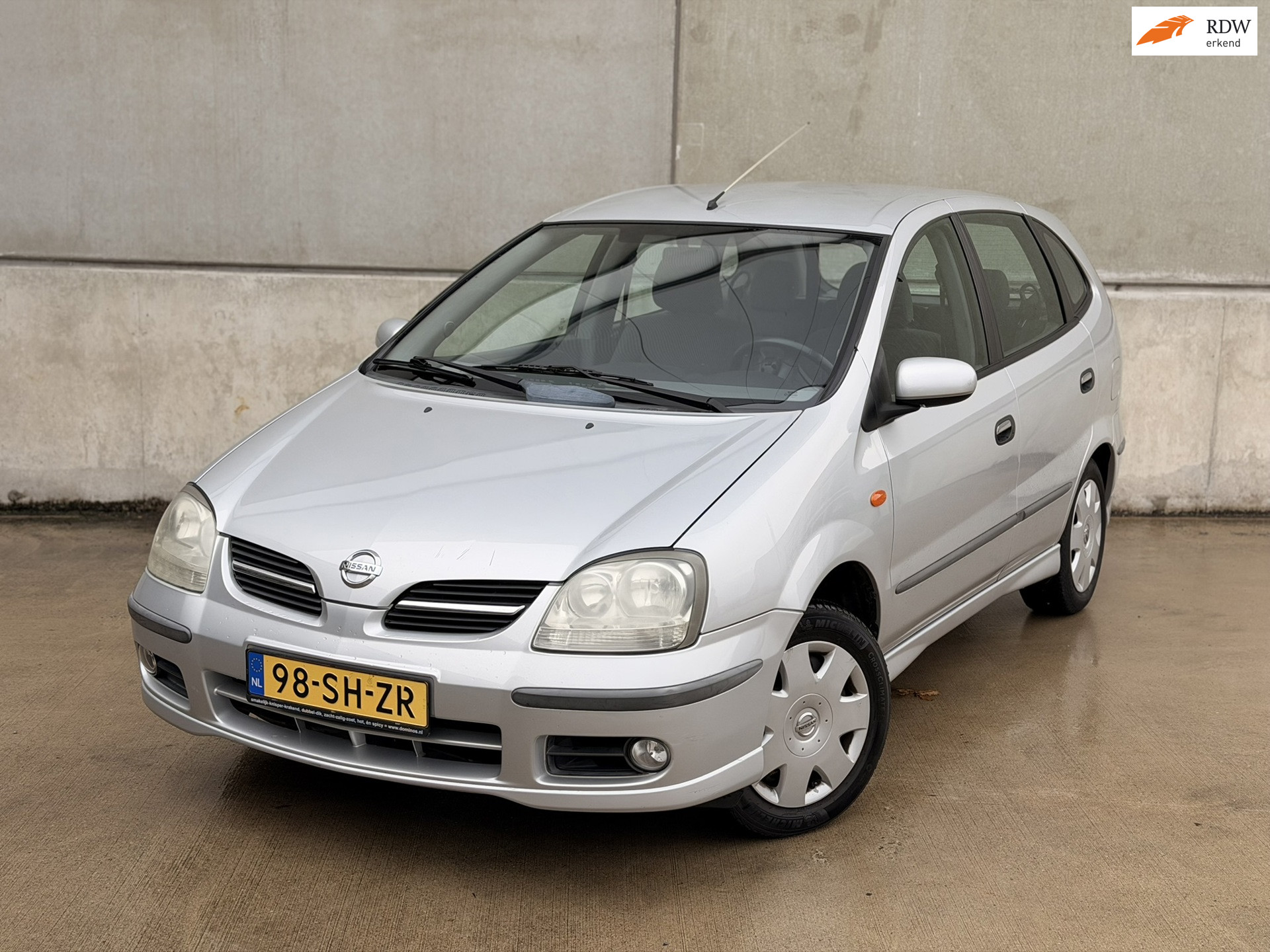 Nissan Nissan Almera Tino 1.8 Acenta Trekhaak Camera Clima PDC CV 2006 - voorkant
