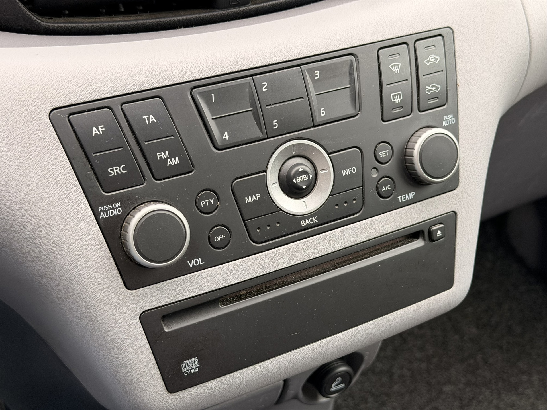 Foto van Nissan Nissan Almera Tino