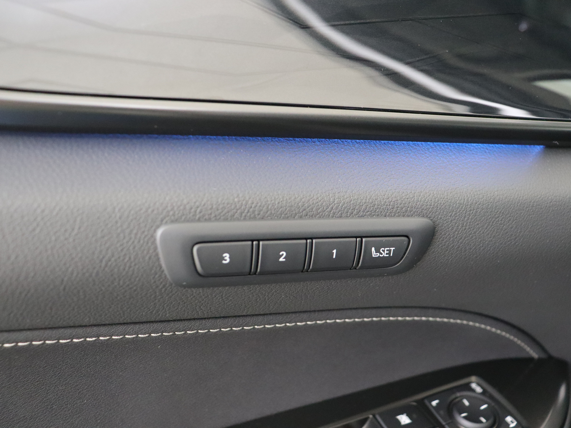 Foto van Lexus Lexus Nx450h+