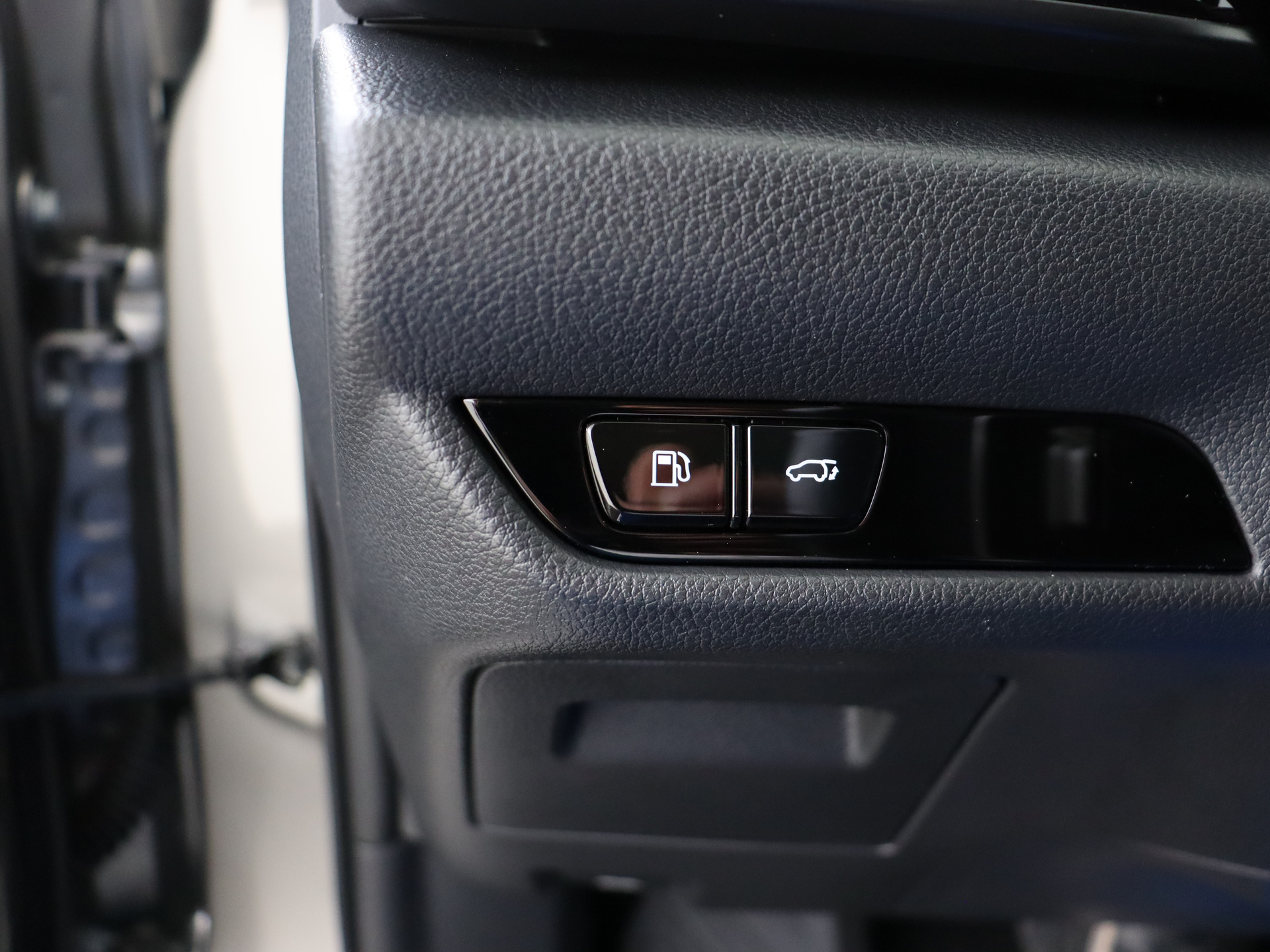 Foto van Lexus Lexus Nx450h+