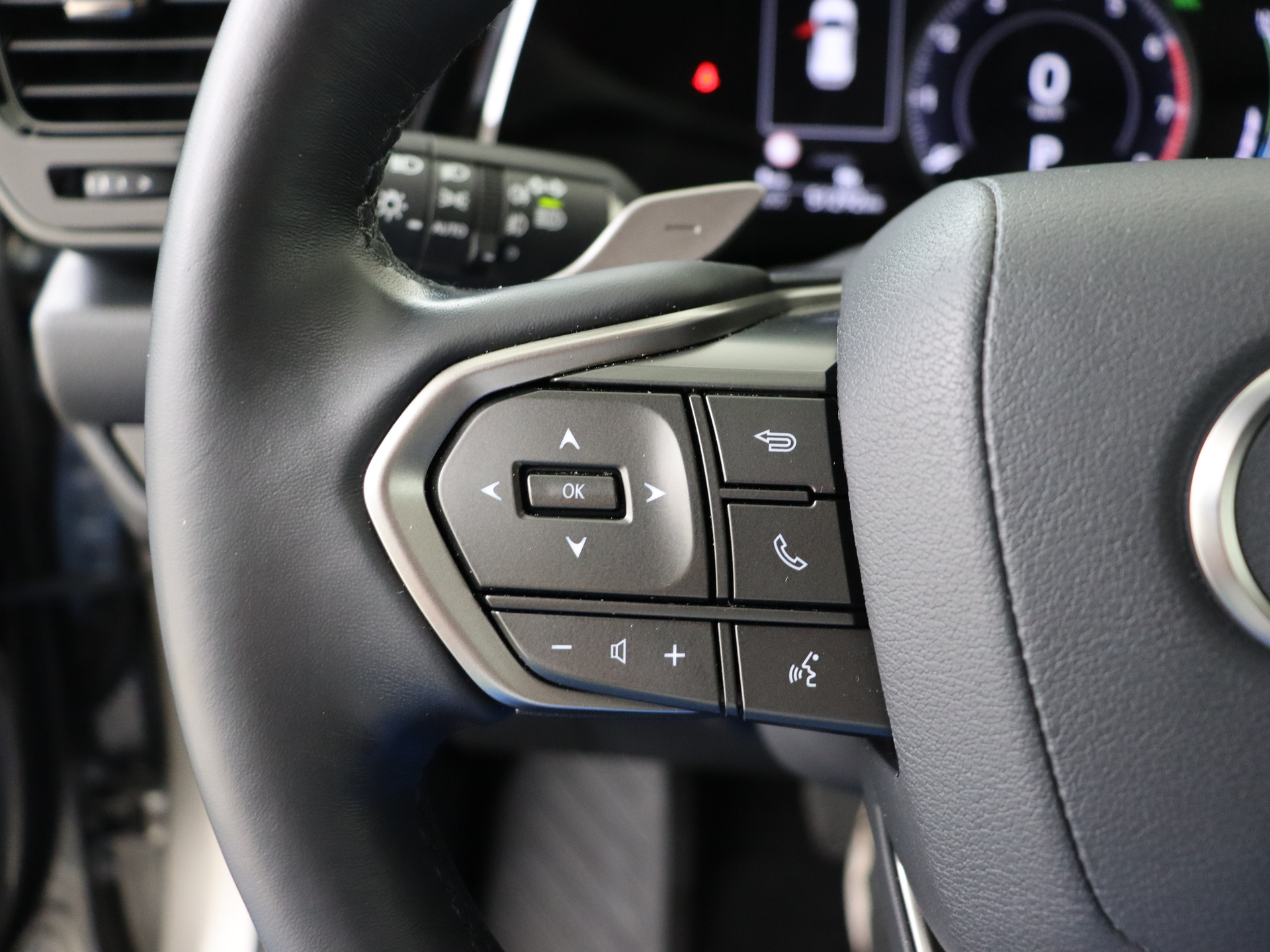 Foto van Lexus Lexus Nx450h+