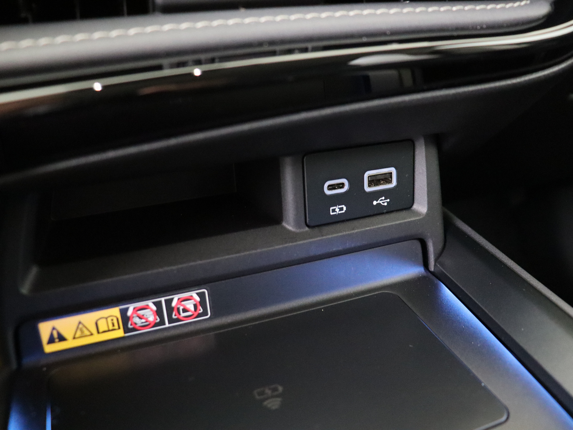 Foto van Lexus Lexus Nx450h+