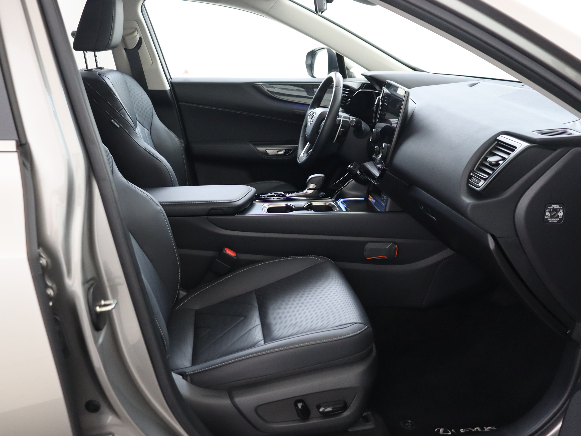 Foto van Lexus Lexus Nx450h+