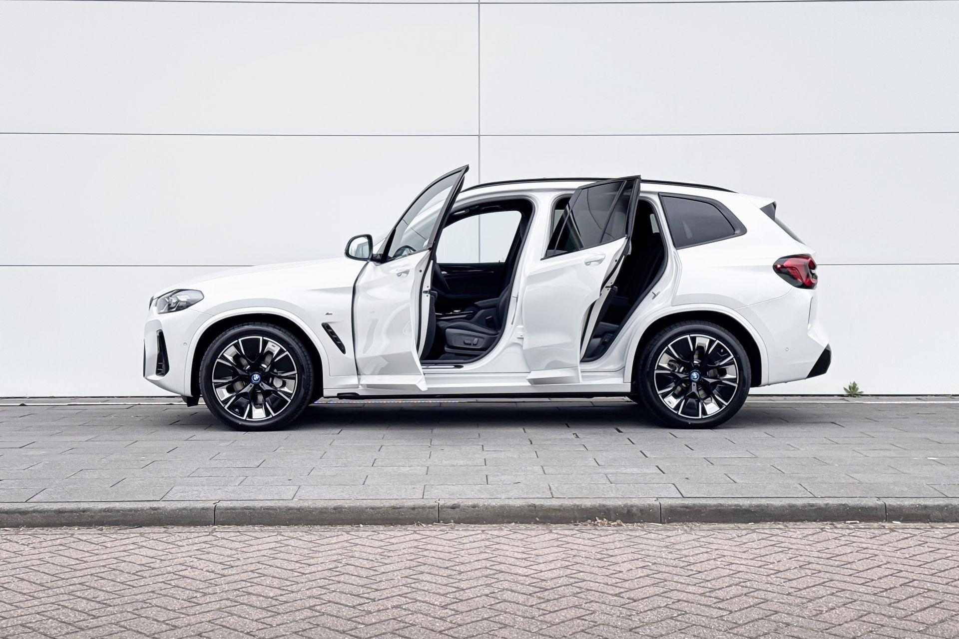 Foto van BMW Ix3