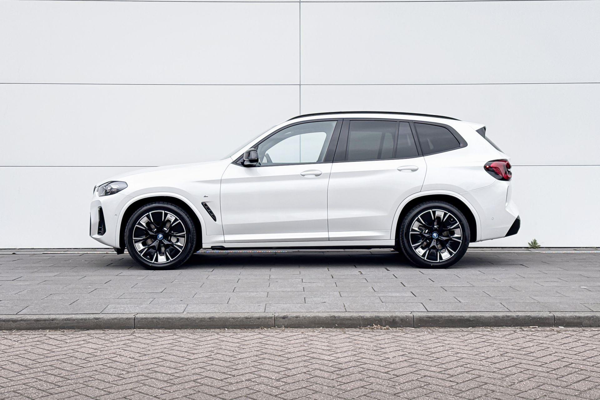 Foto van BMW Ix3