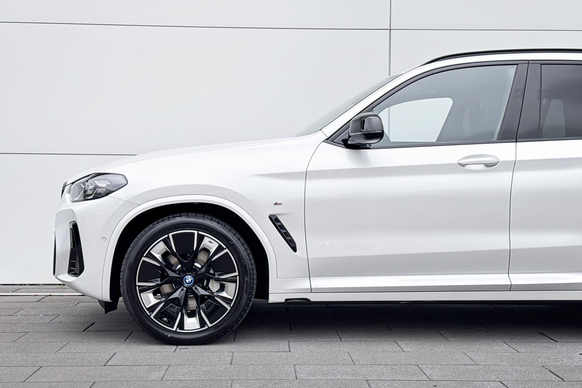 Foto van BMW Ix3