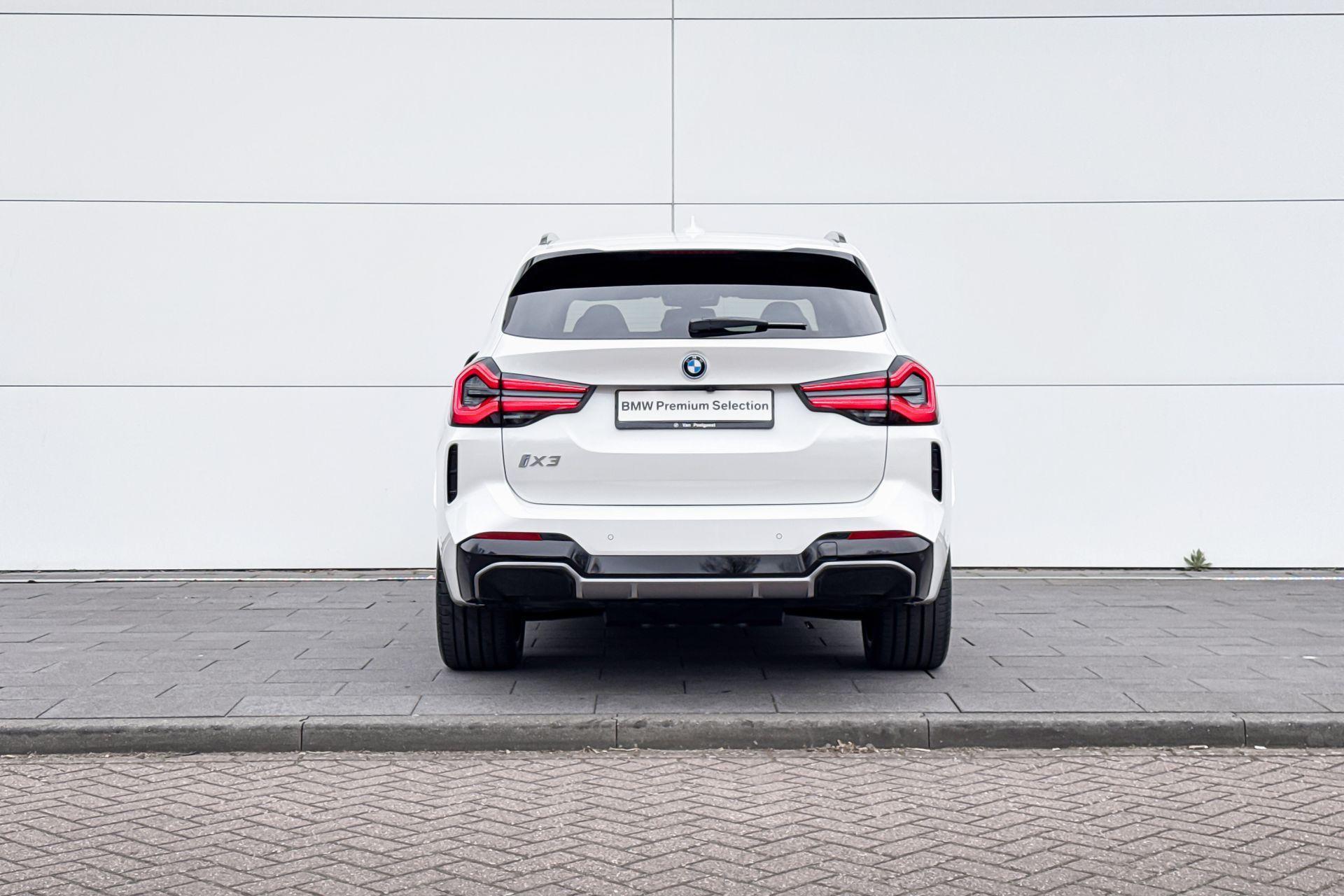 Foto van BMW Ix3