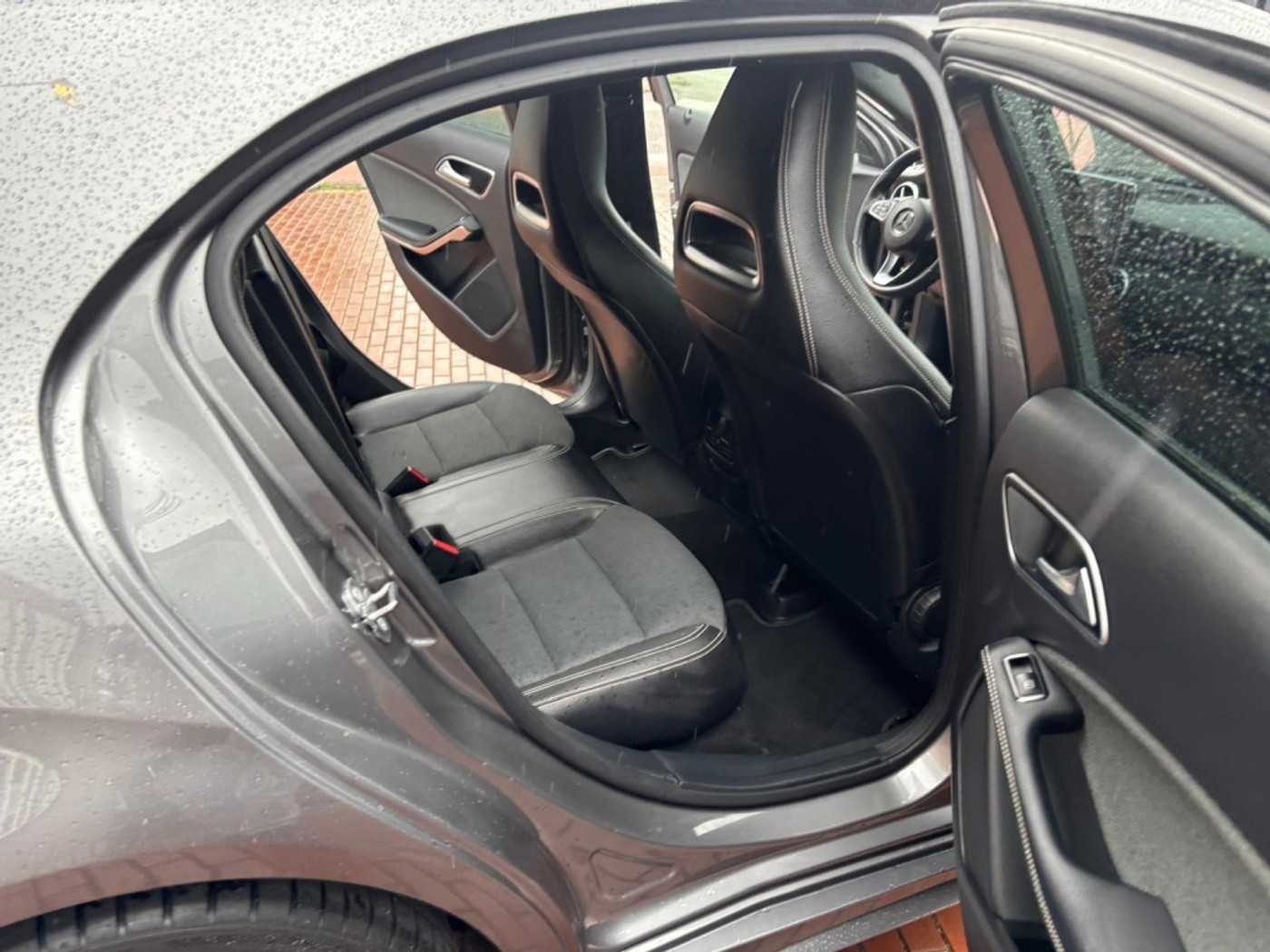 Foto van Mercedes-Benz A 200