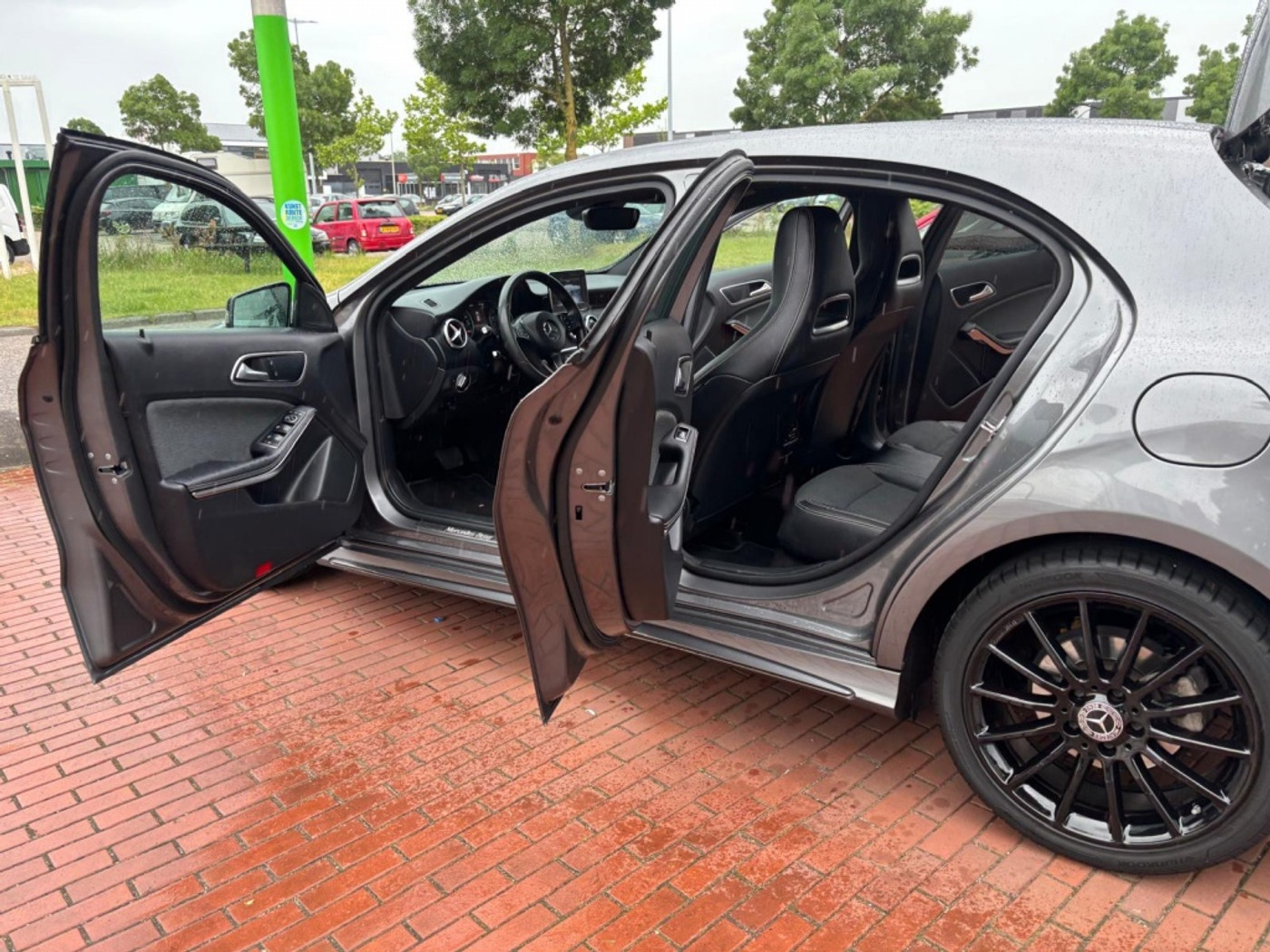 Foto van Mercedes-Benz A 200