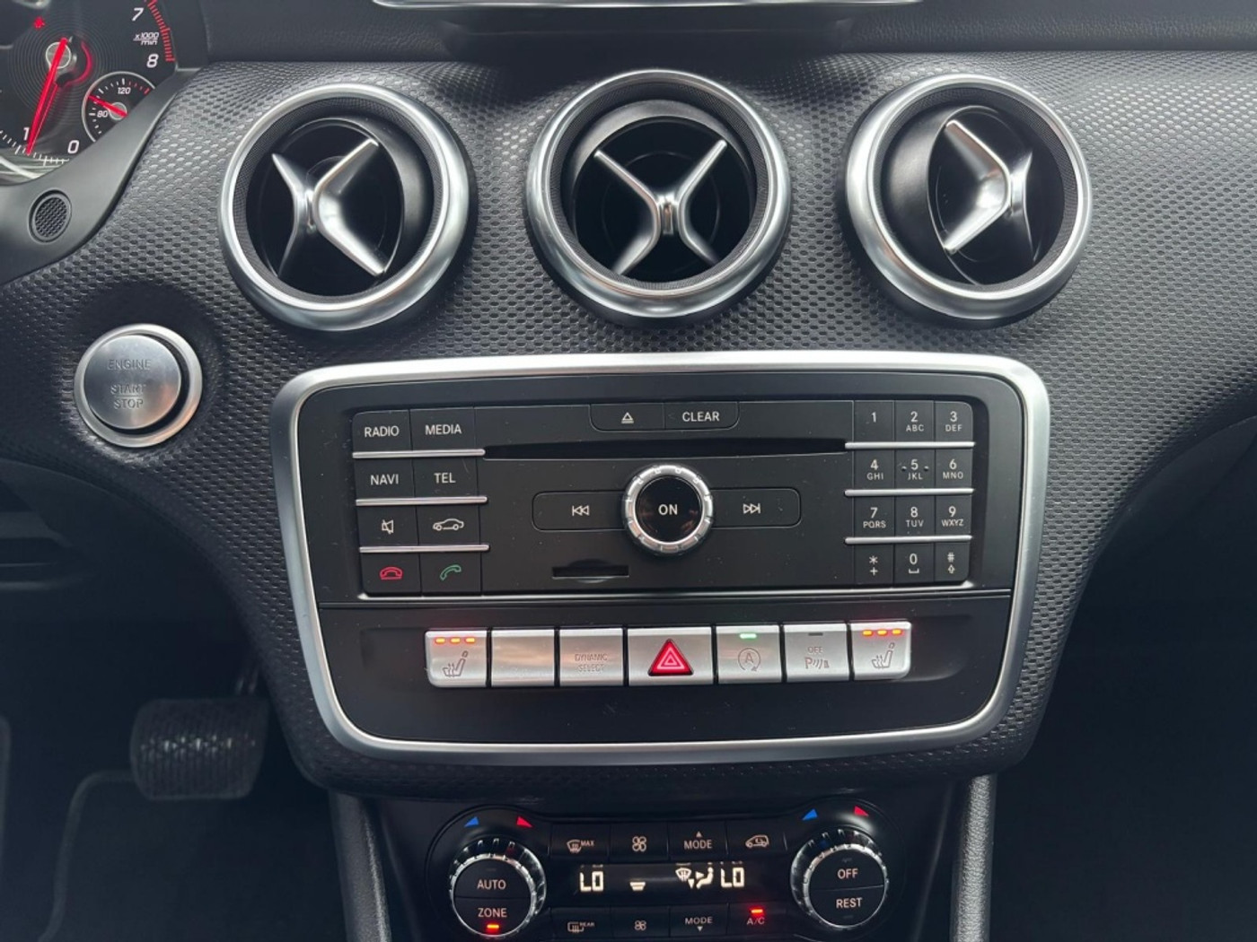 Foto van Mercedes-Benz A 200