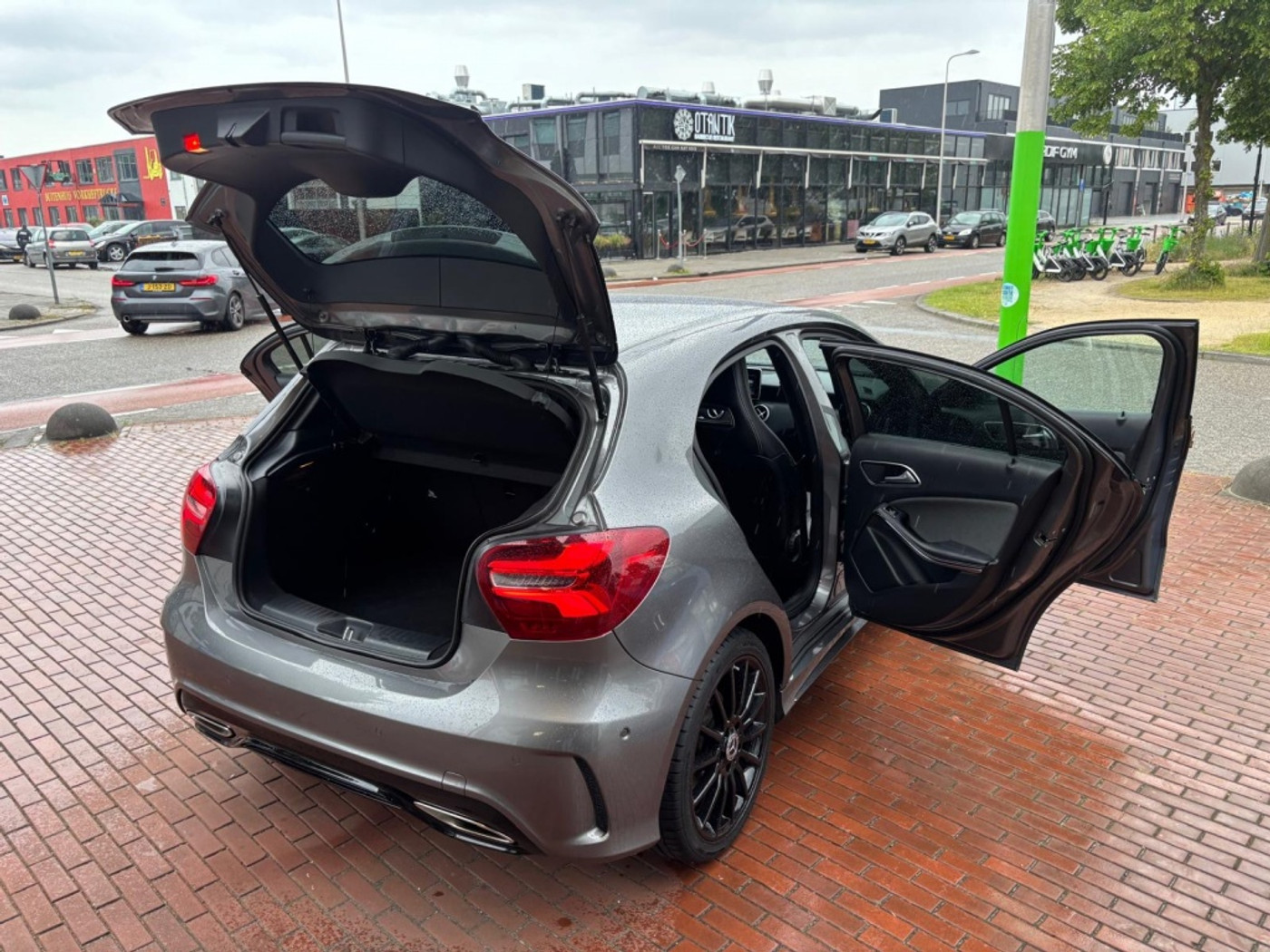 Foto van Mercedes-Benz A 200