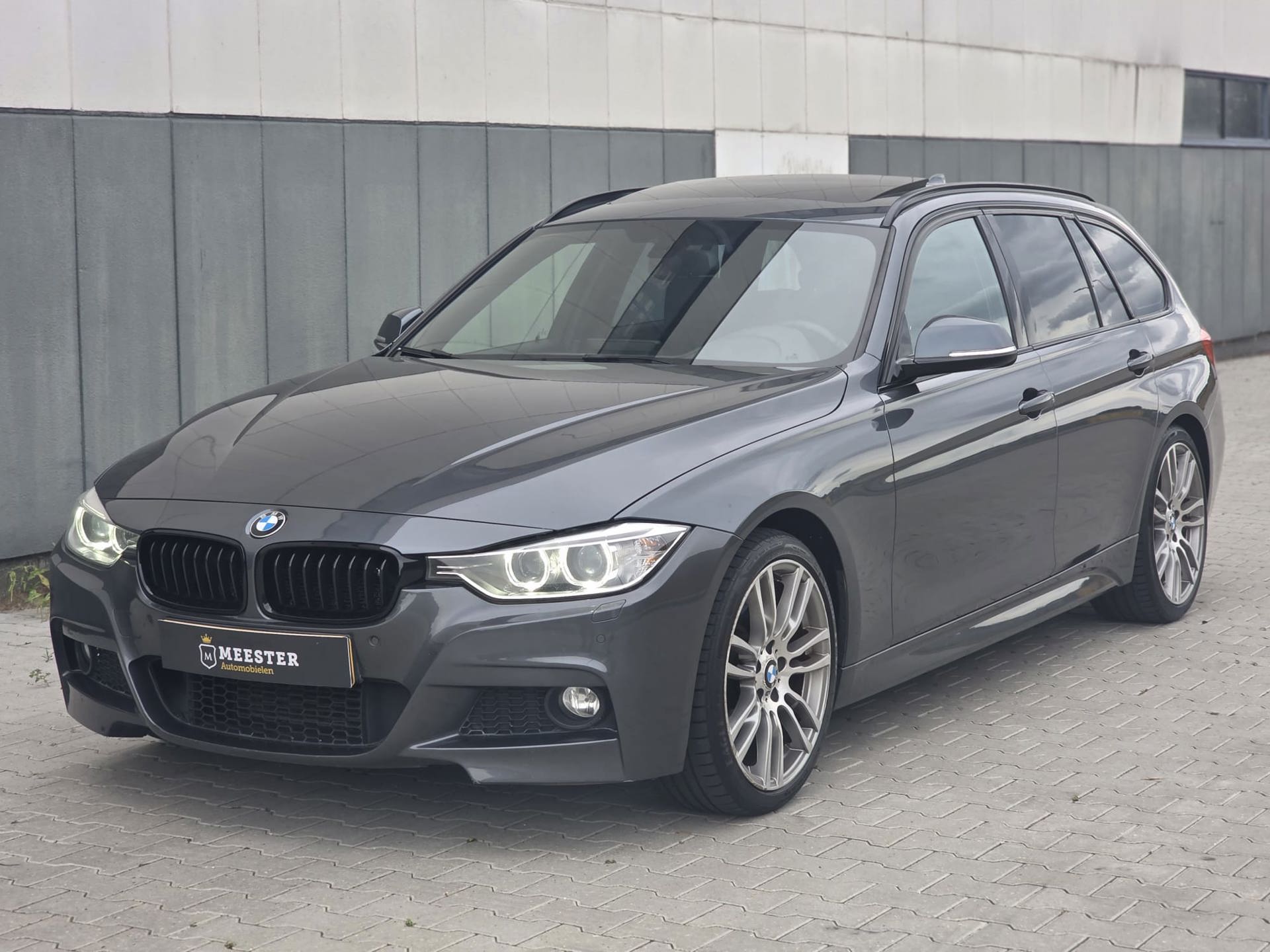 BMW 3er Reihe 320d High Executive|M-SPORT|PANO|LEDER 2013 - voorkant