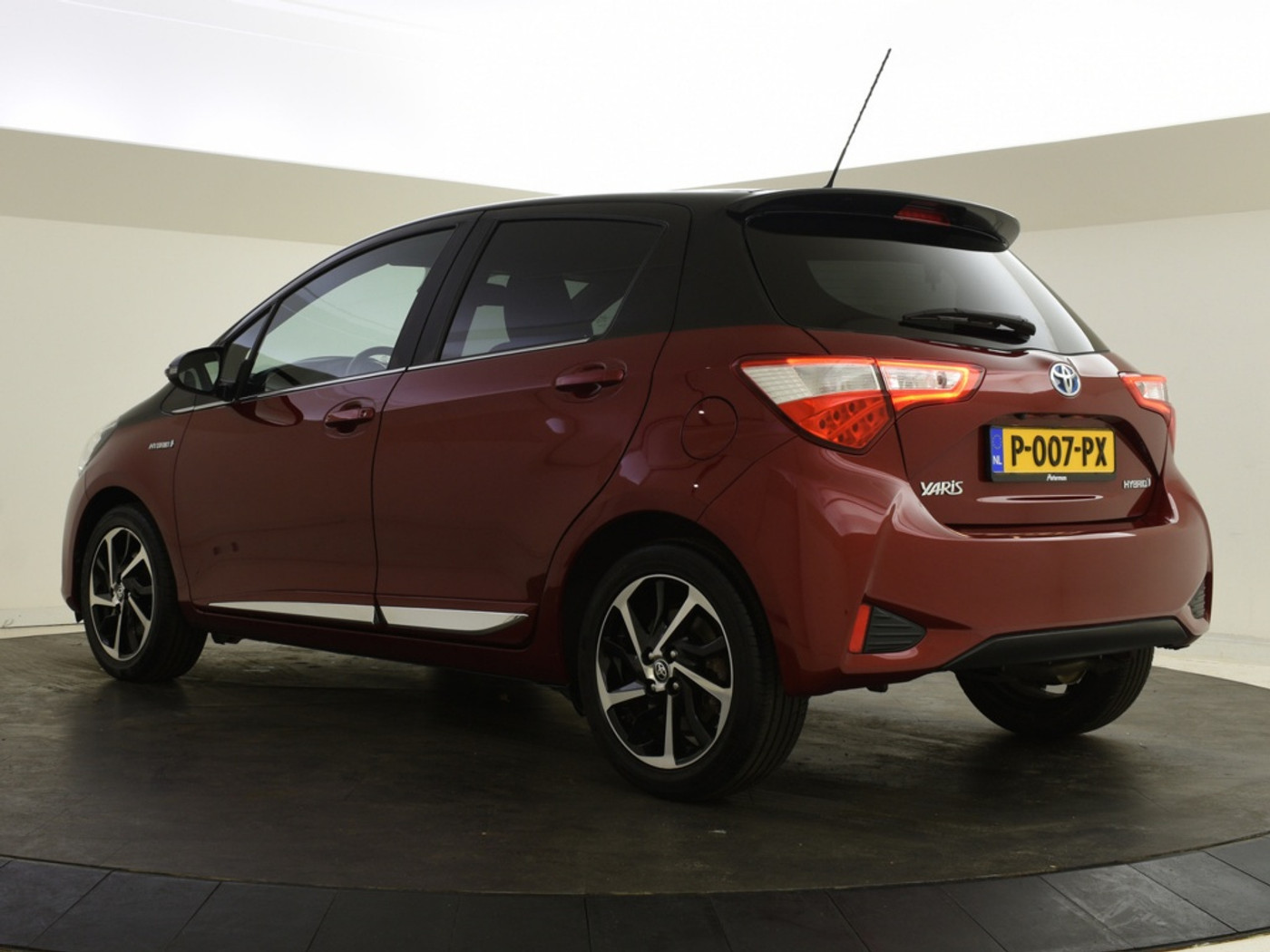 Foto van Toyota Toyota Yaris Hybrid