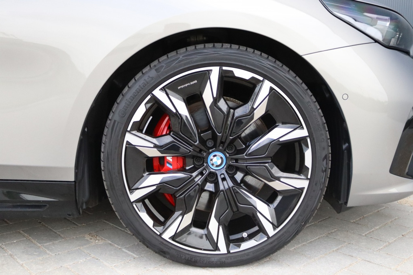 Foto van BMW I5 M60 xDrive