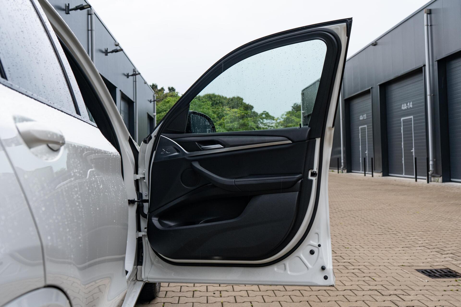 Foto van BMW X3 Xdrive30e