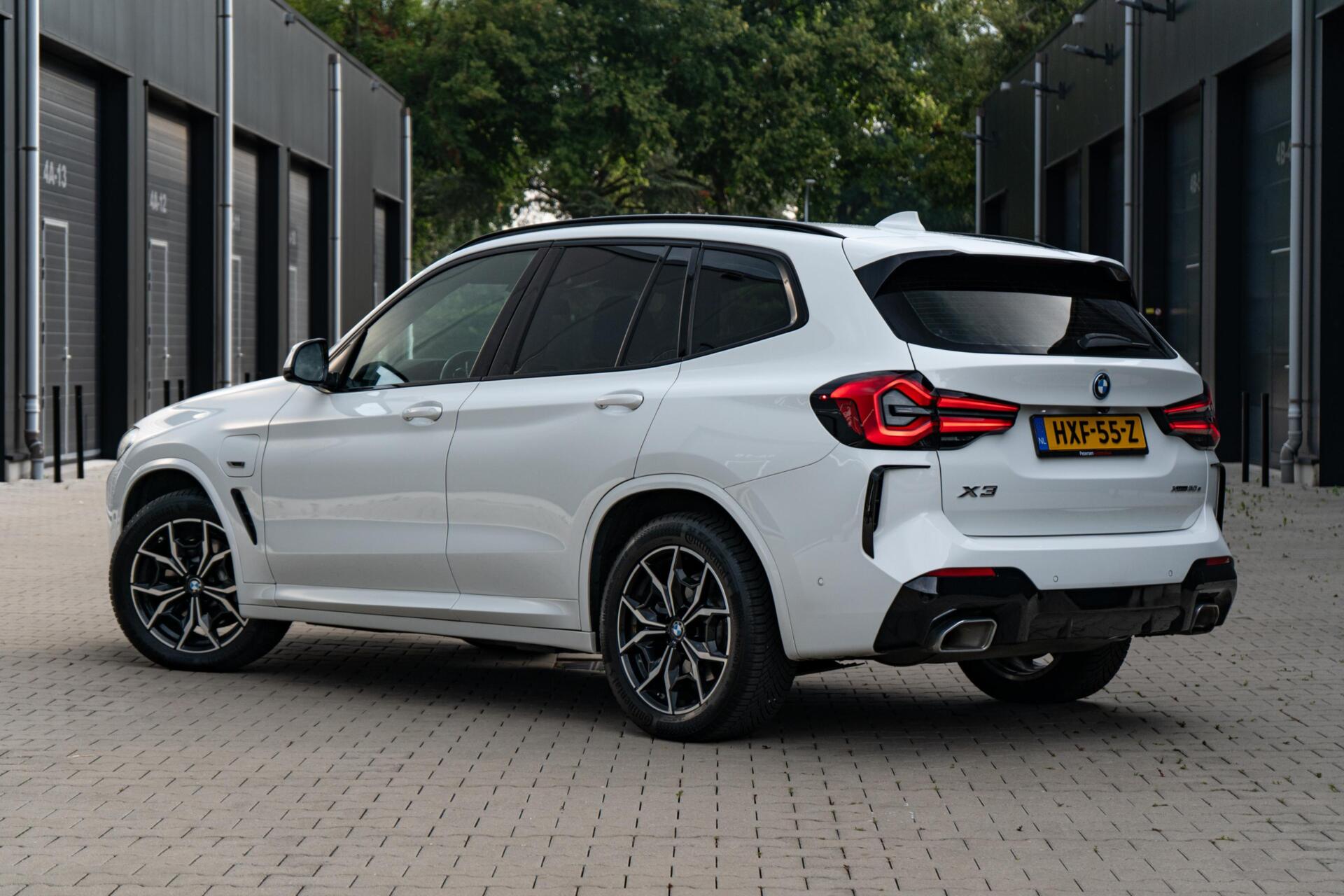 Foto van BMW X3 Xdrive30e