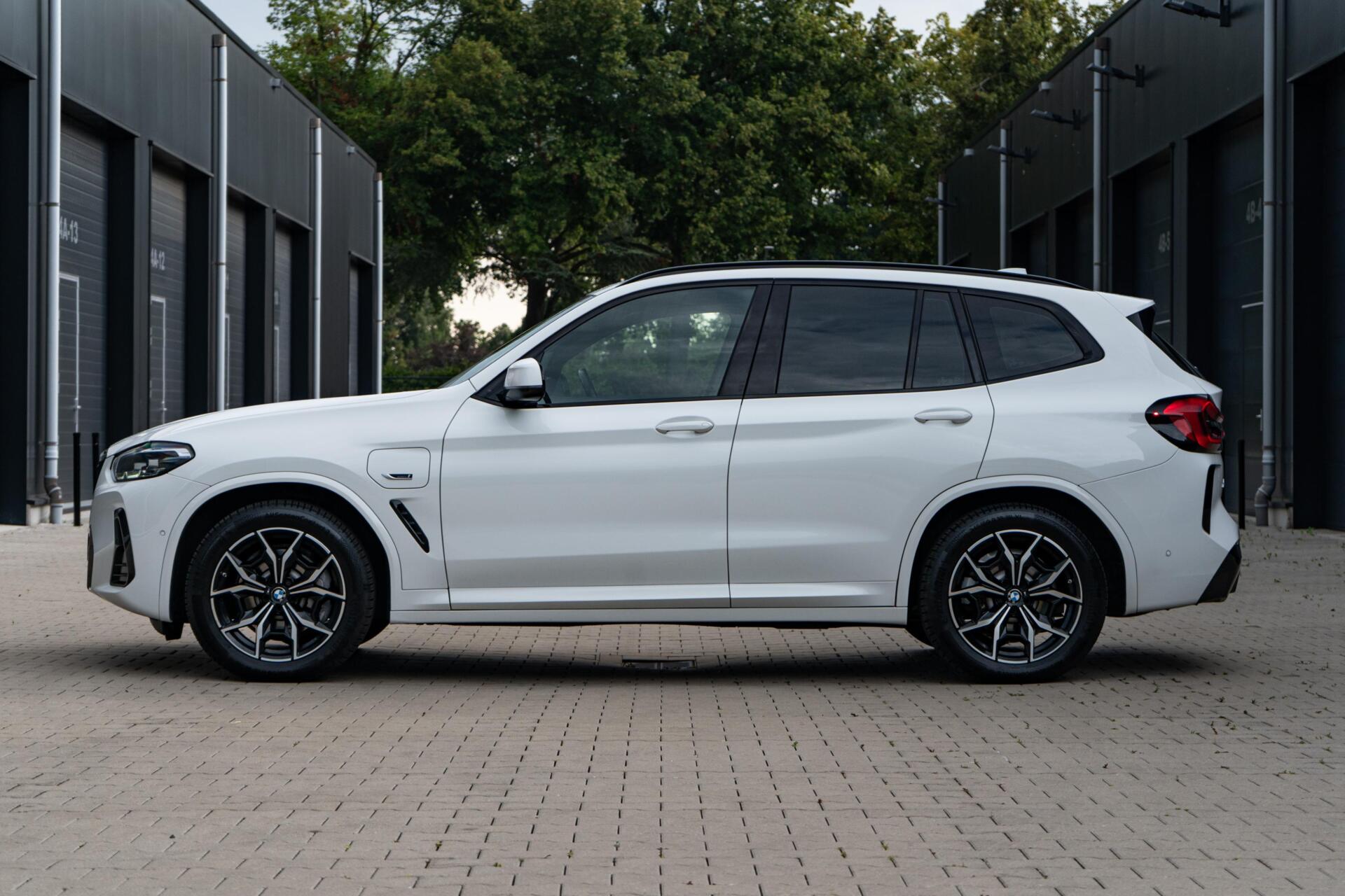 Foto van BMW X3 Xdrive30e