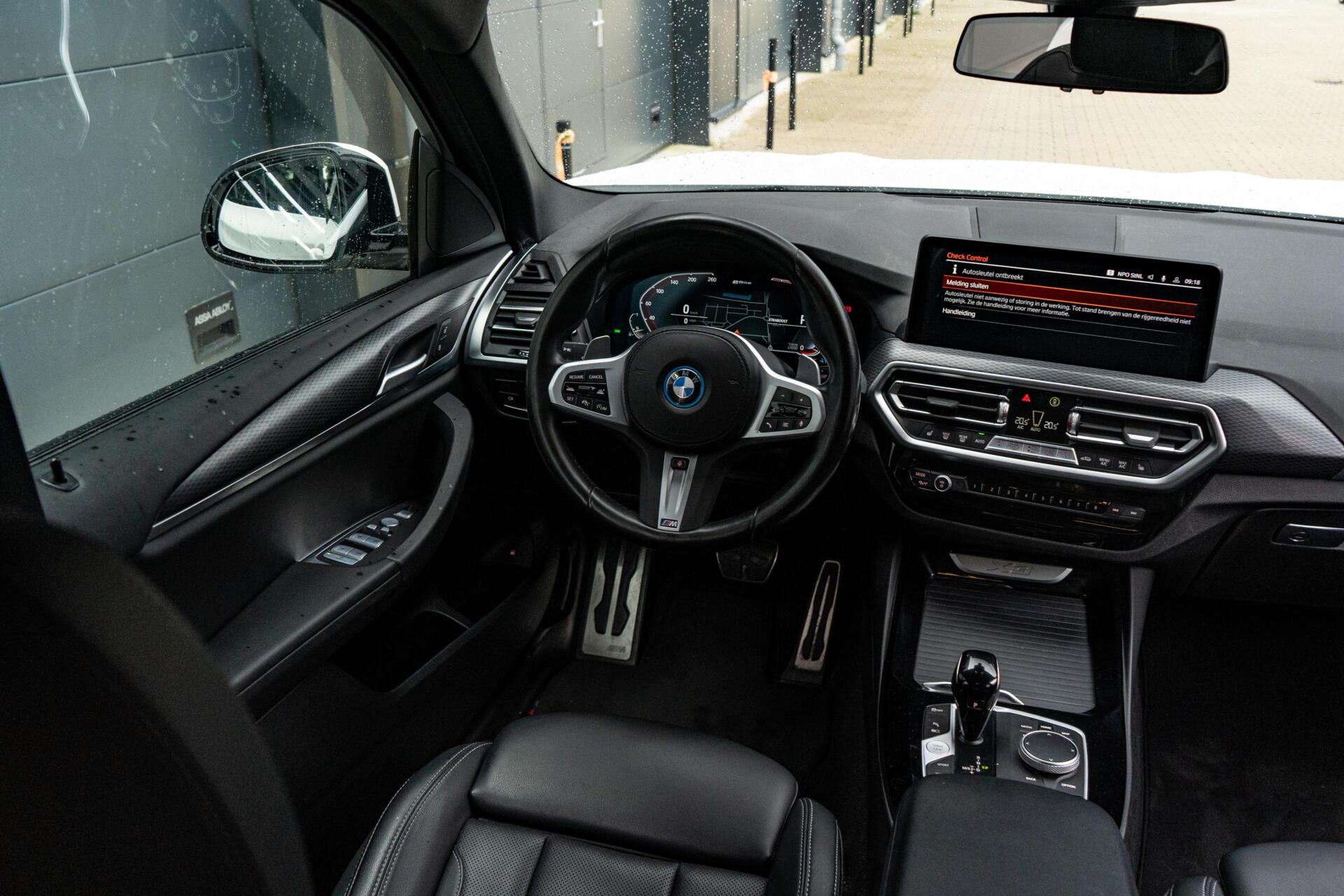 Foto van BMW X3 Xdrive30e