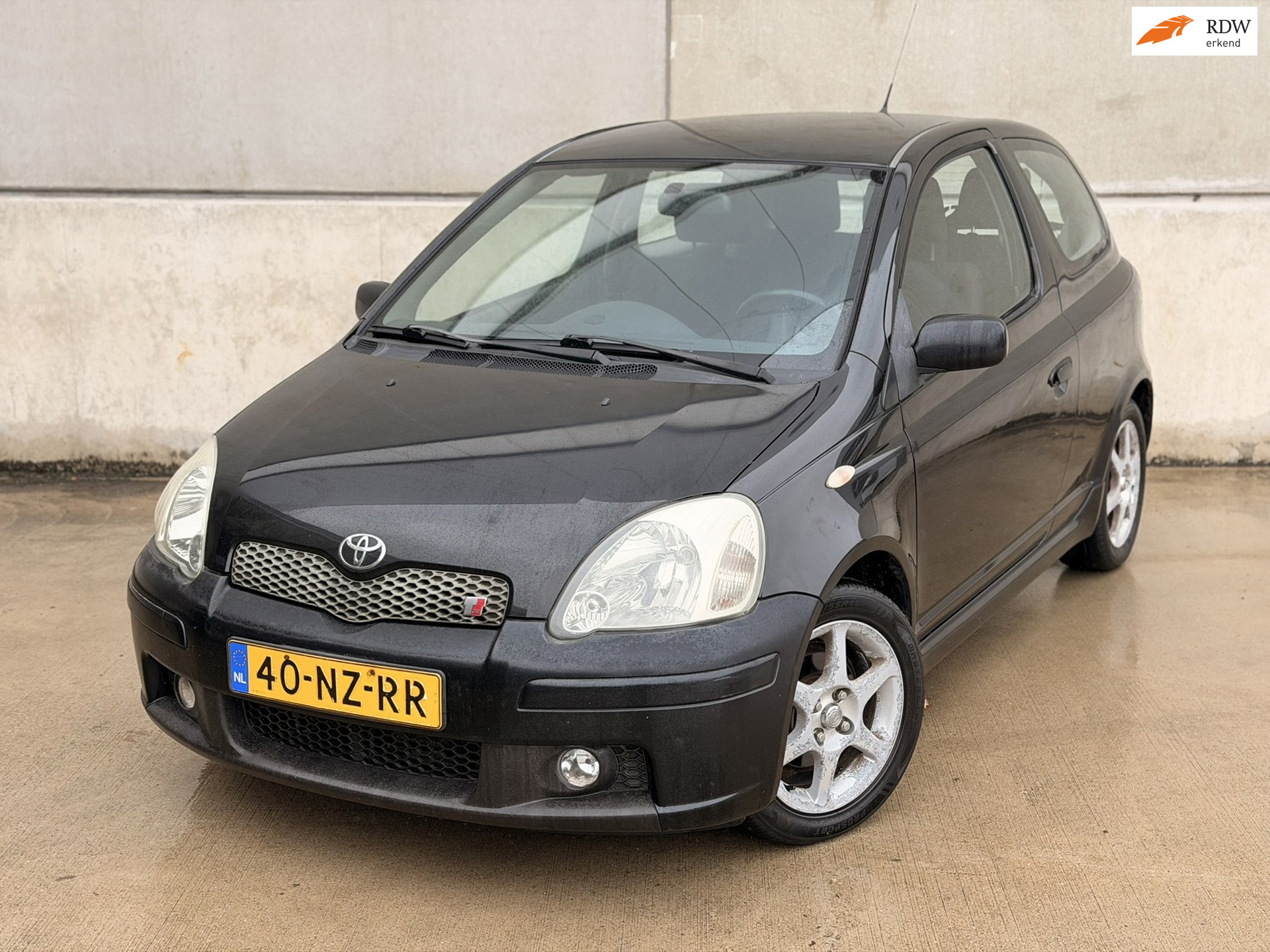 Toyota Toyota Yaris 1.5-16V VVT-i T-Sport Airco Cruise 1e eigenaar! Ori NL NAP APK 2004 - voorkant