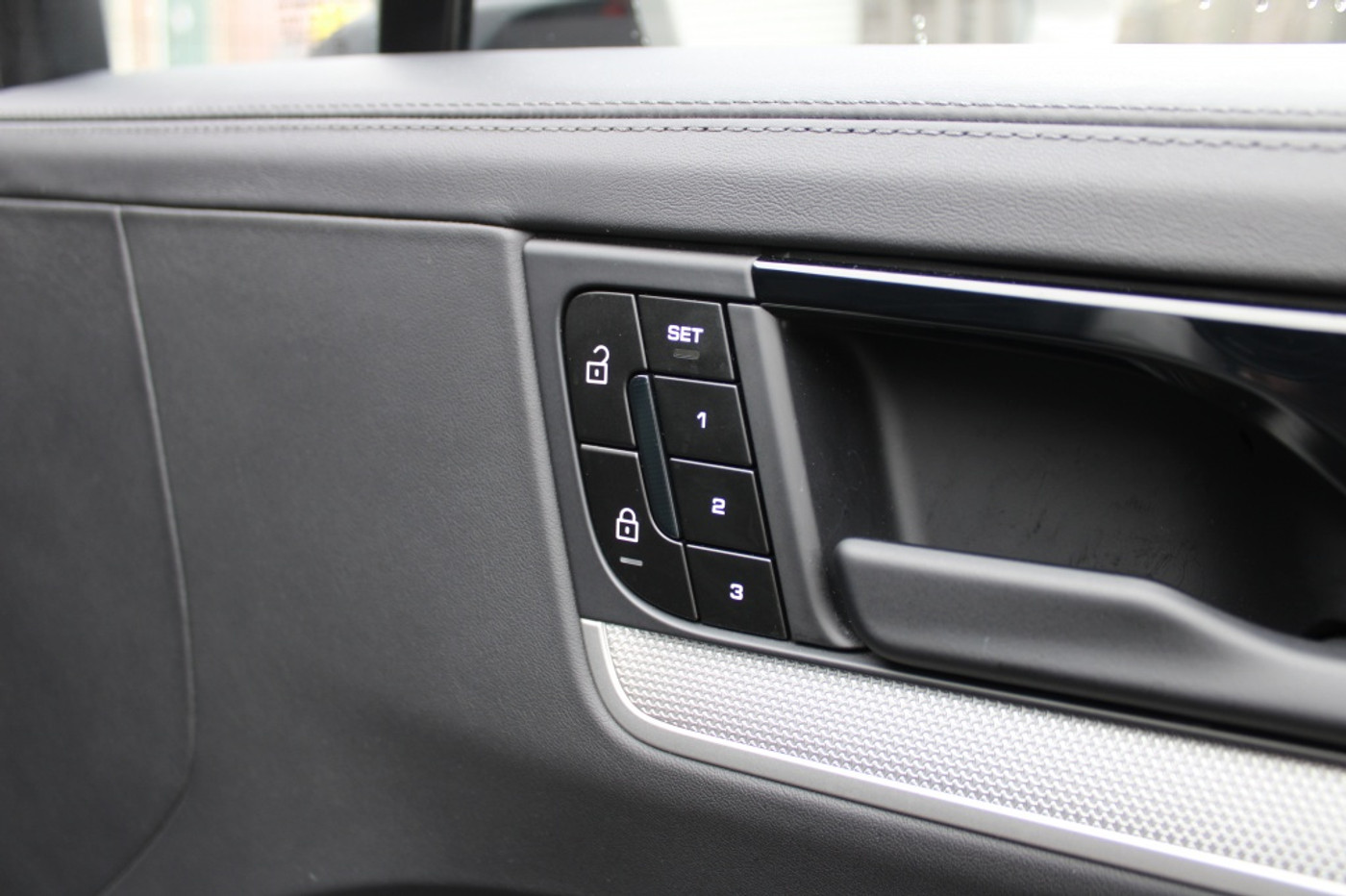 Foto van Porsche Cayenne E-hybrid