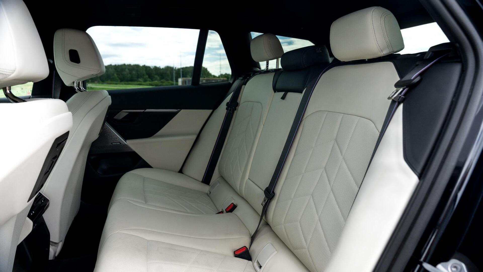 Foto van BMW I5 Edrive40
