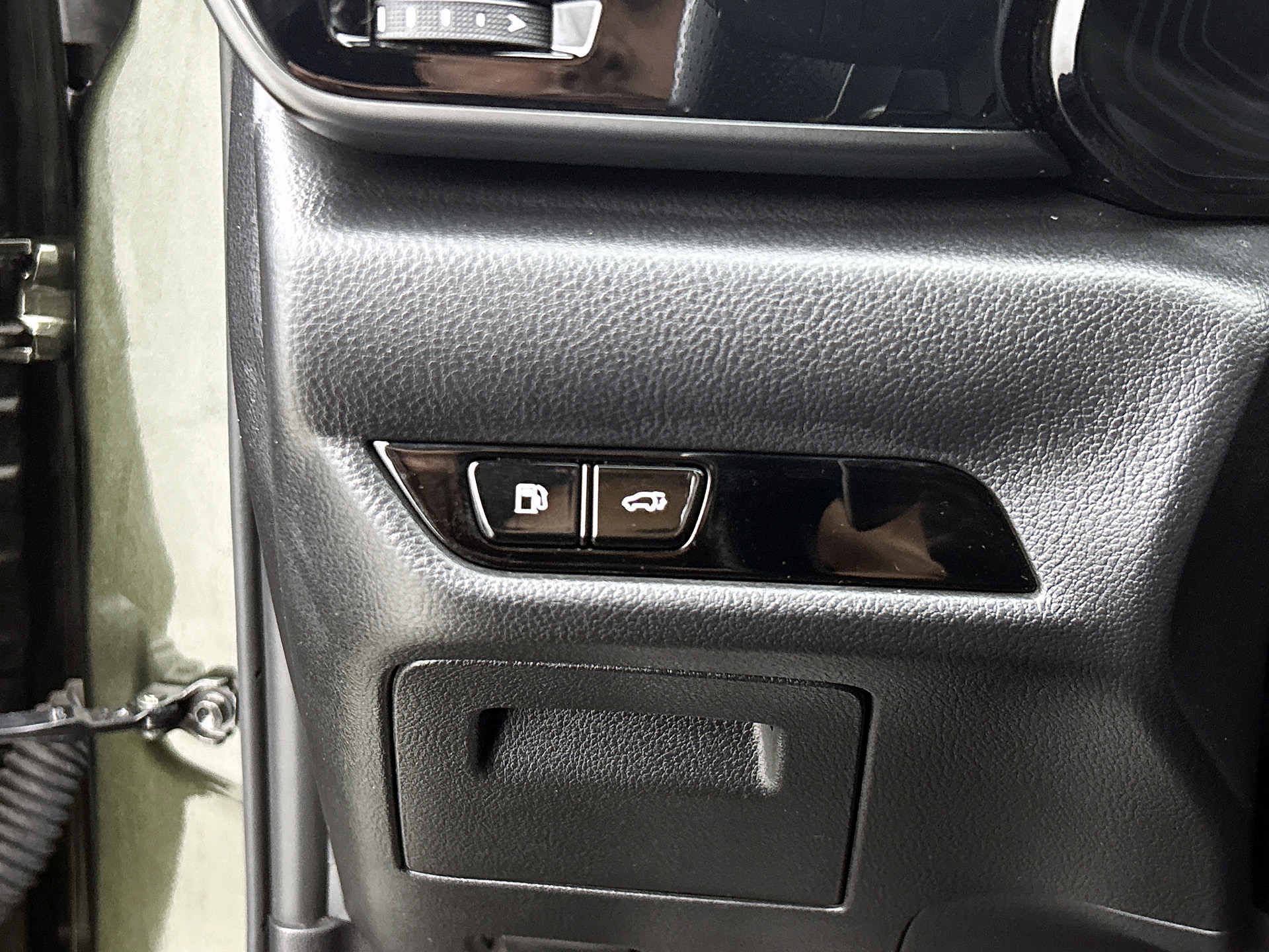 Foto van Lexus Lexus Nx450h+