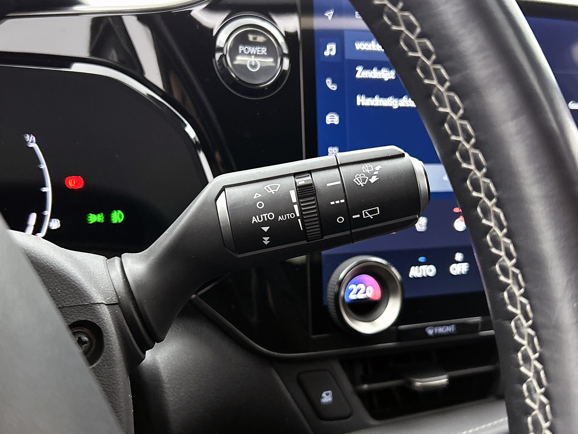 Foto van Lexus Lexus Nx450h+
