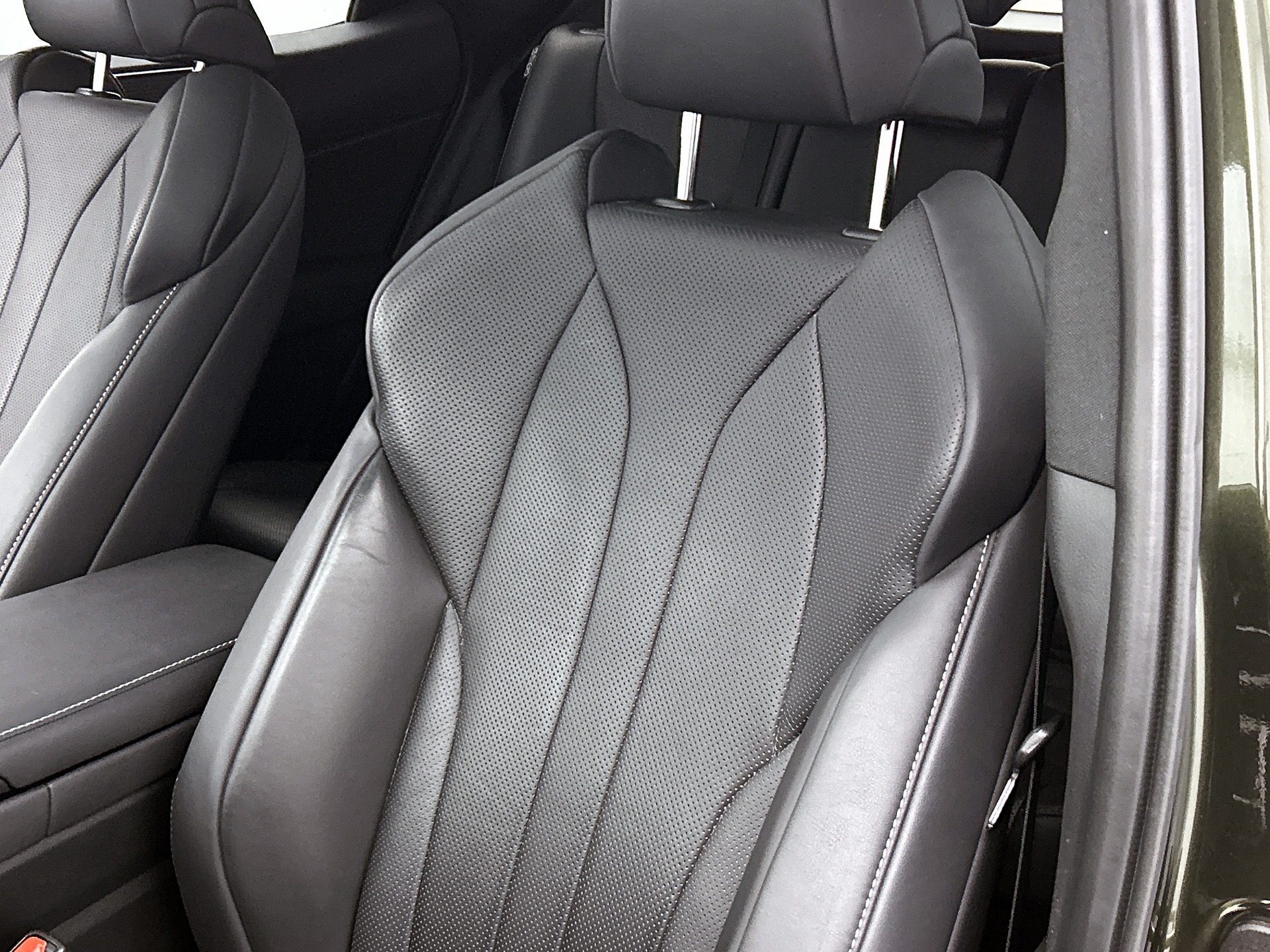 Foto van Lexus Lexus Nx450h+
