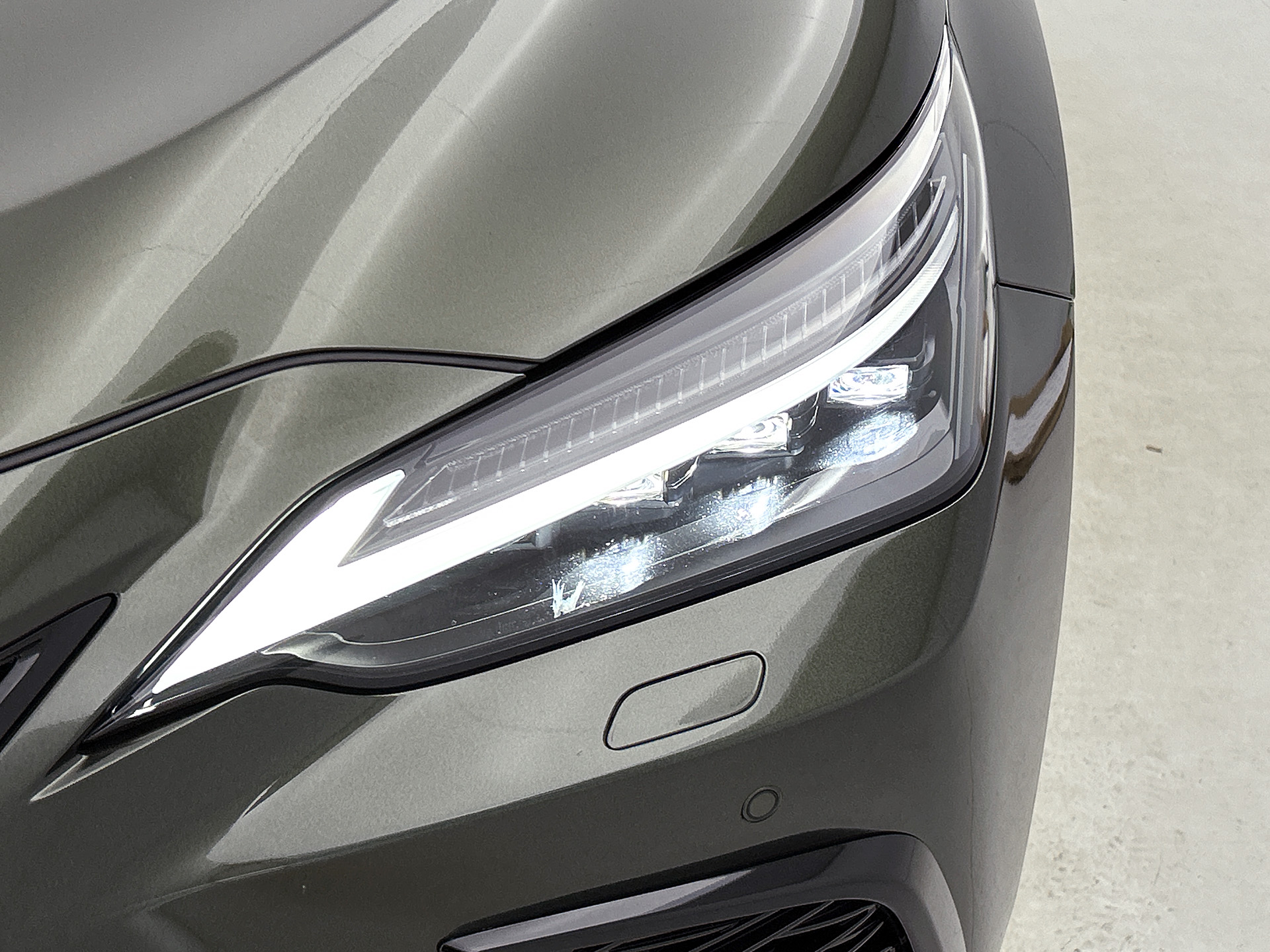 Foto van Lexus Lexus Nx450h+