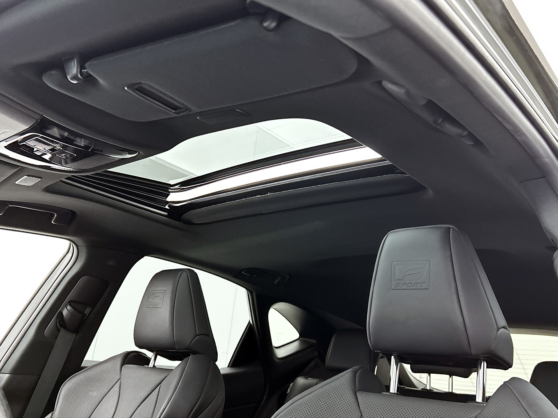 Foto van Lexus Lexus Nx450h+