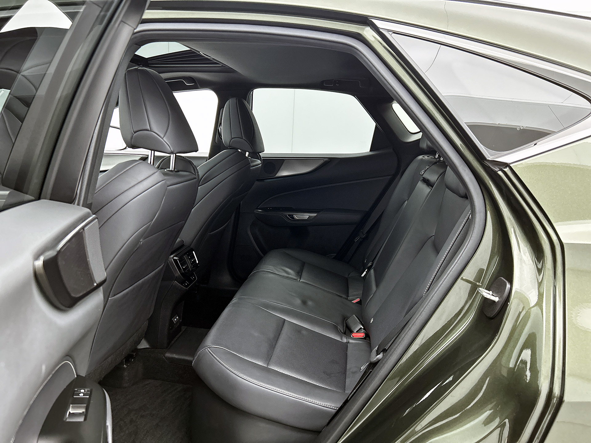 Foto van Lexus Lexus Nx450h+
