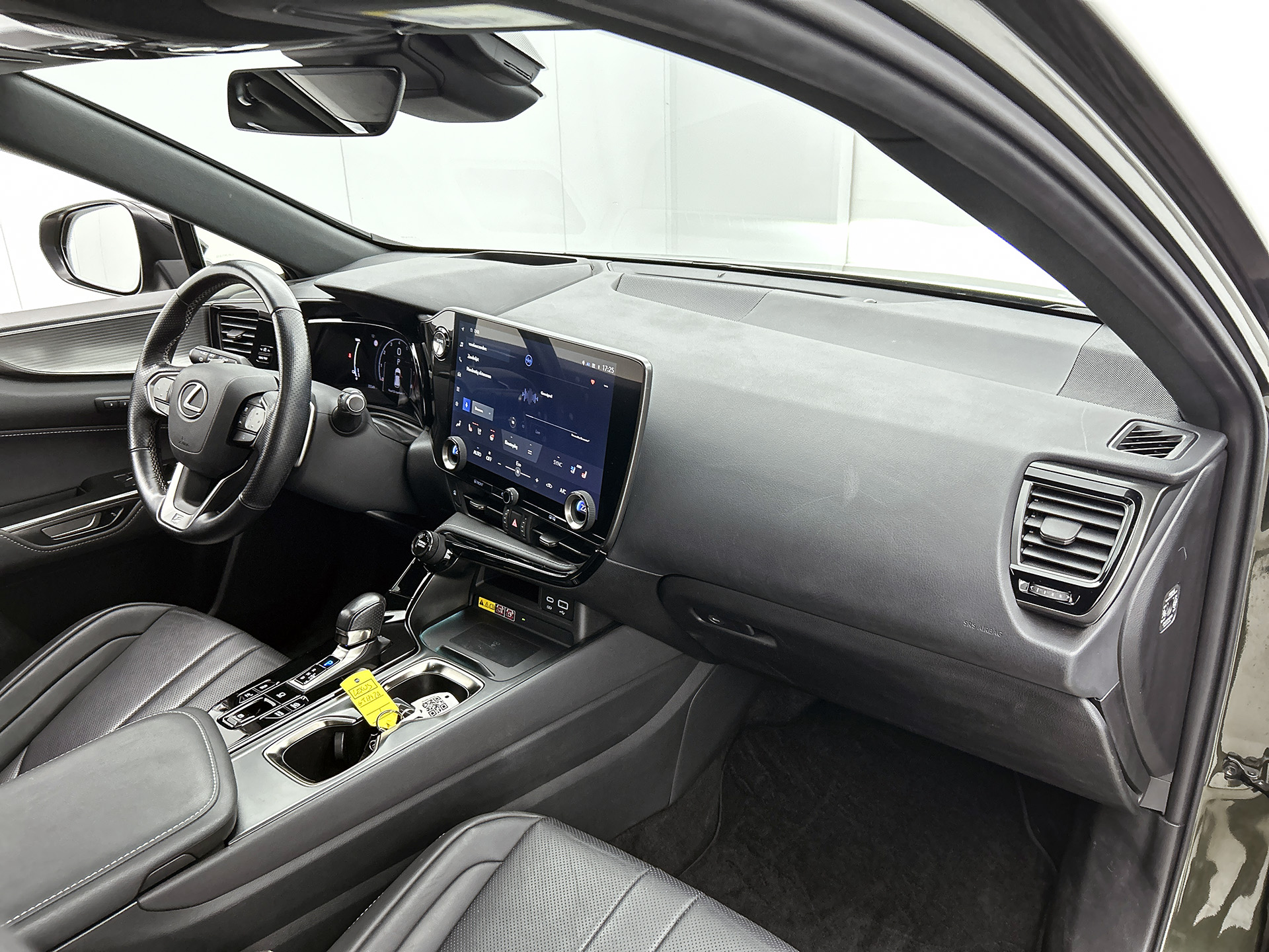 Foto van Lexus Lexus Nx450h+