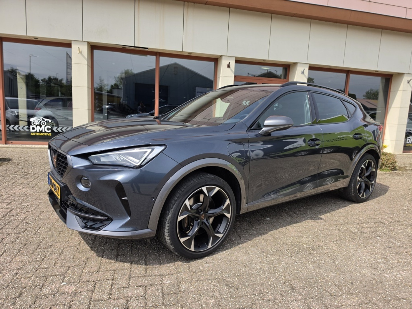 Cupra Formentor VZ E-hybrid Formentor VZ 245pk PHEV | Trekhaak | Dealerstaat 2023 - voorkant