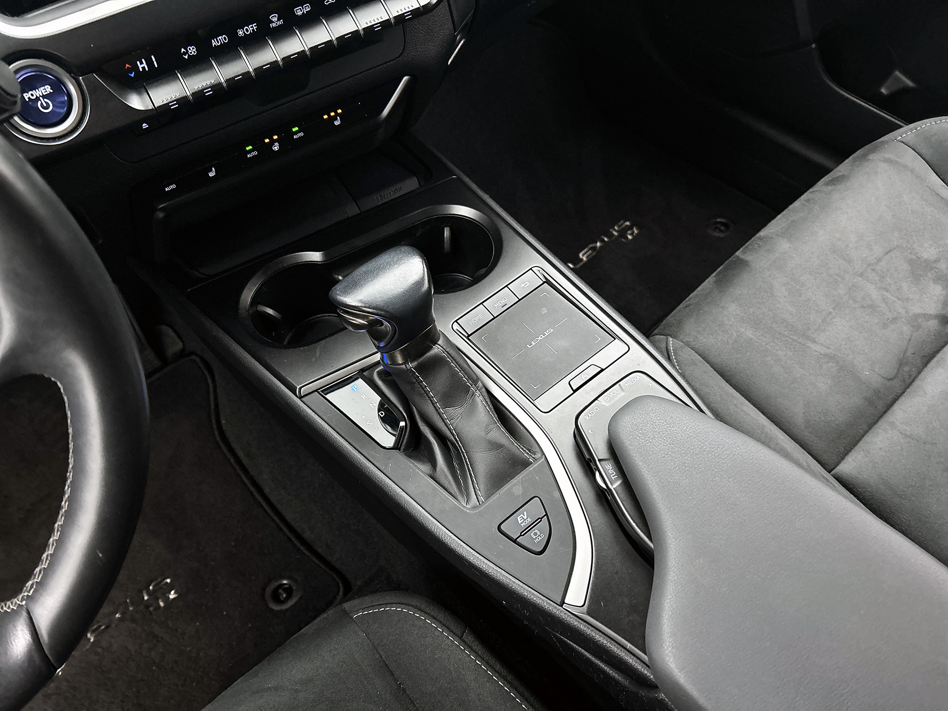Foto van Lexus Lexus Ux250h