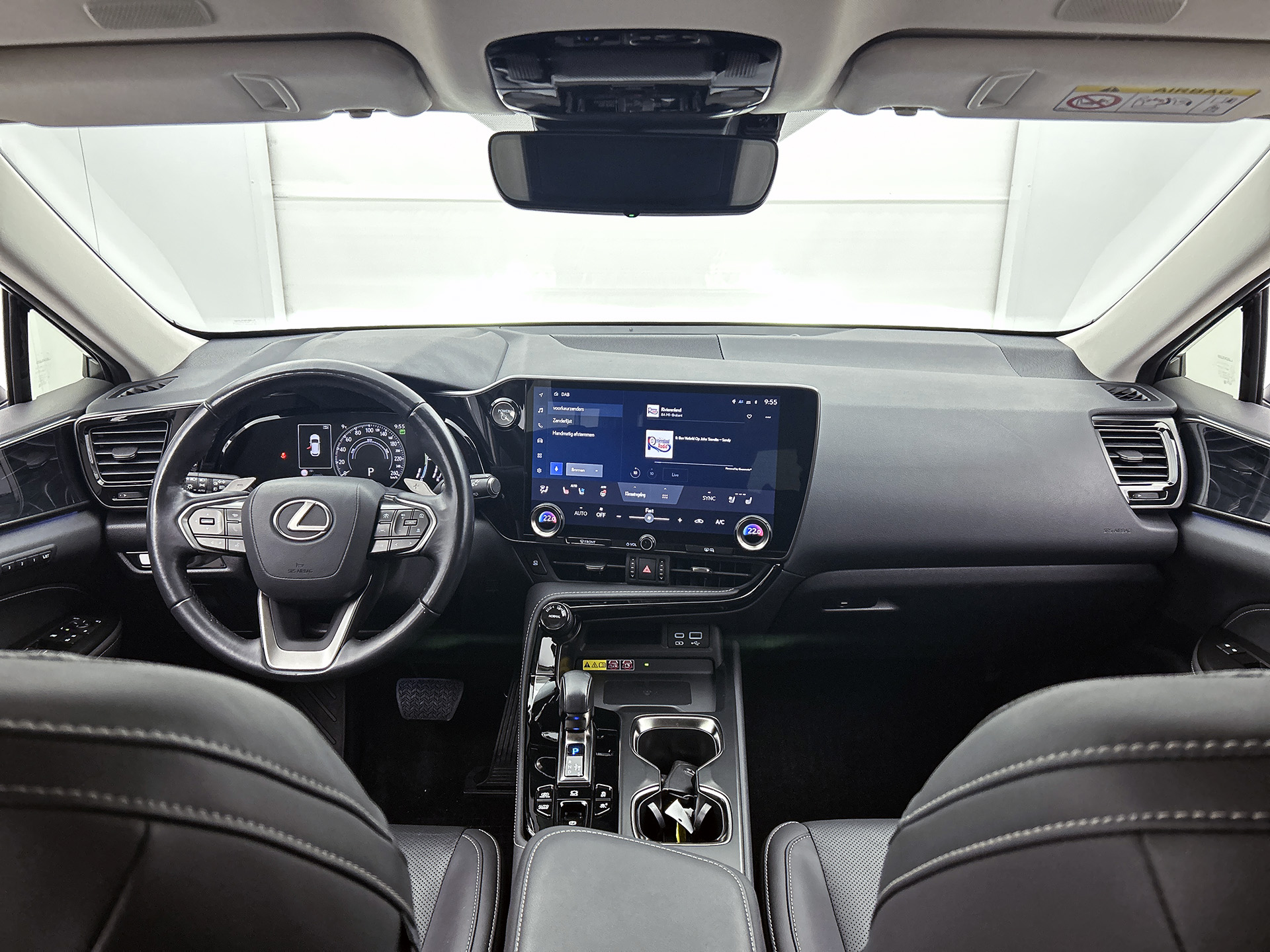 Foto van Lexus NX