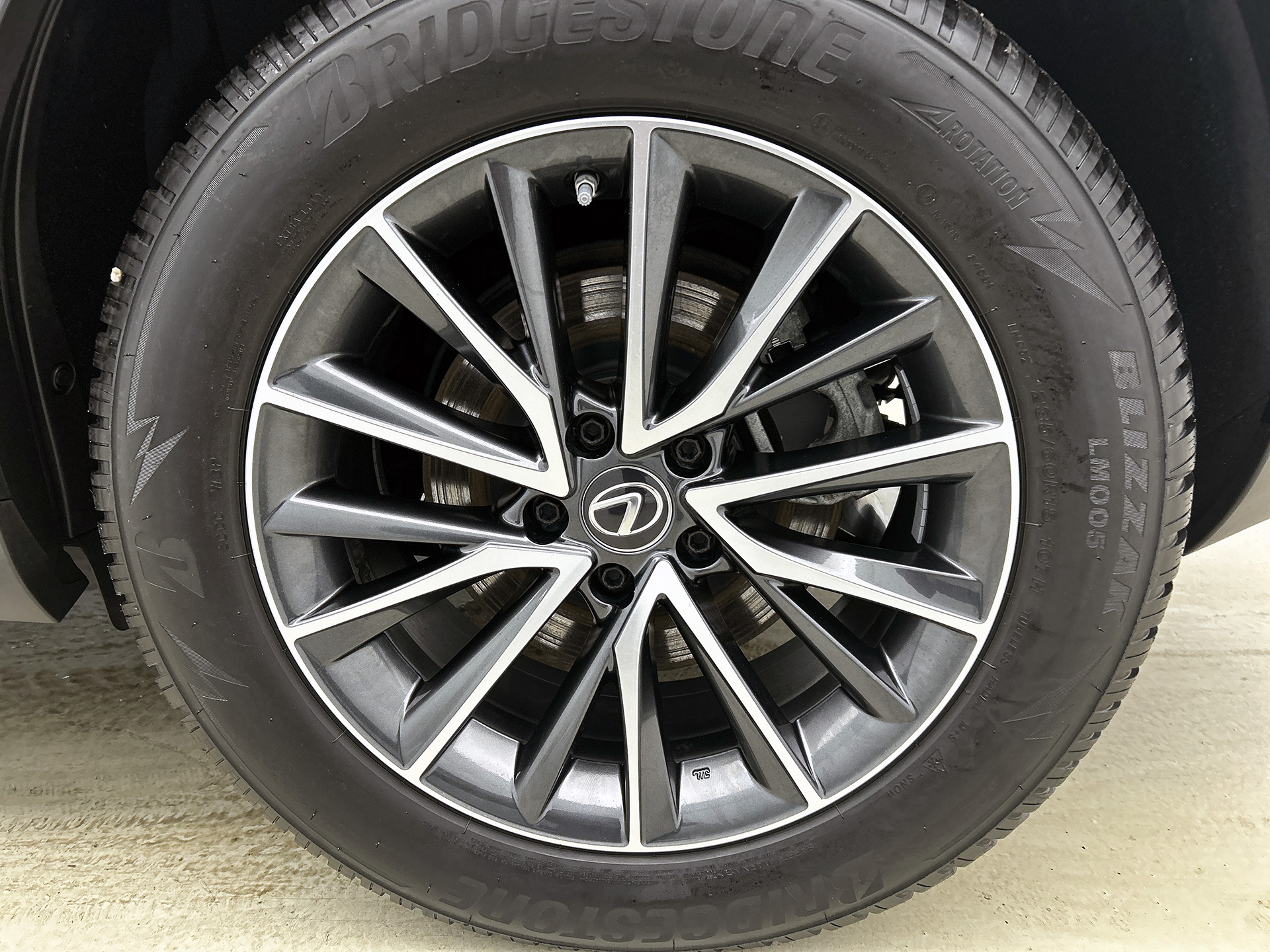 Foto van Lexus NX
