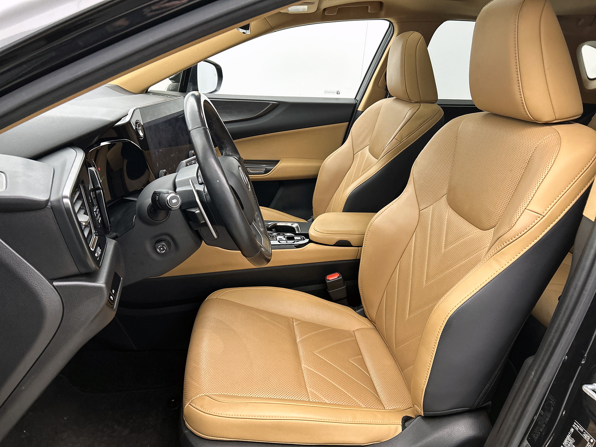 Foto van Lexus NX