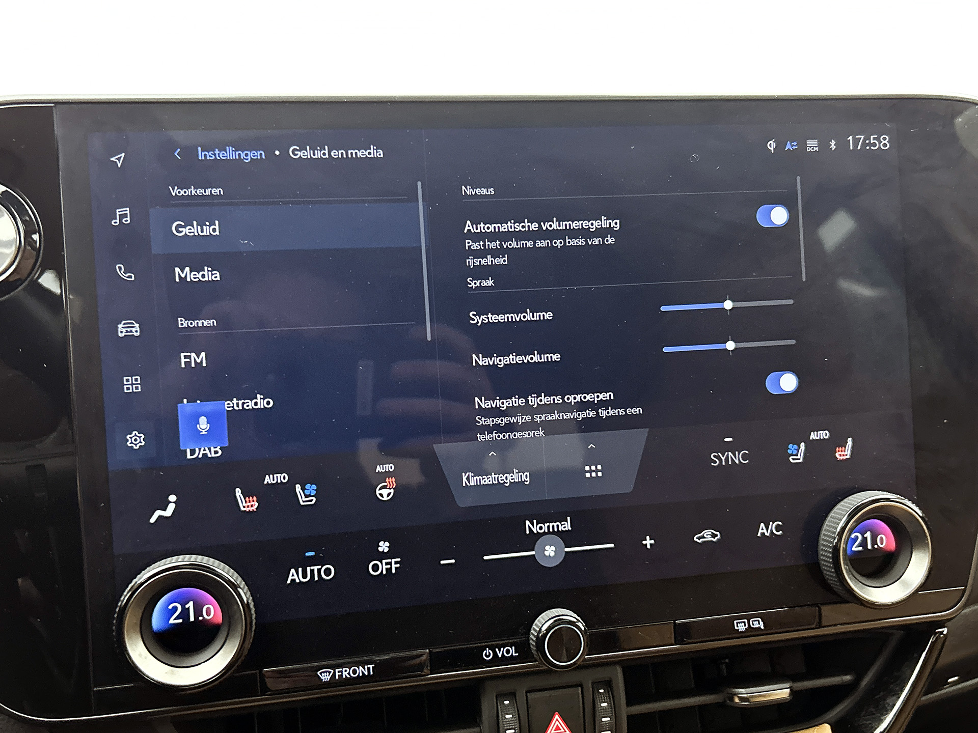 Foto van Lexus NX