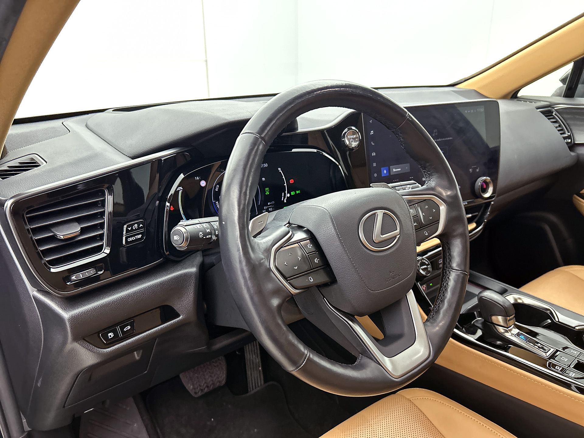 Foto van Lexus NX